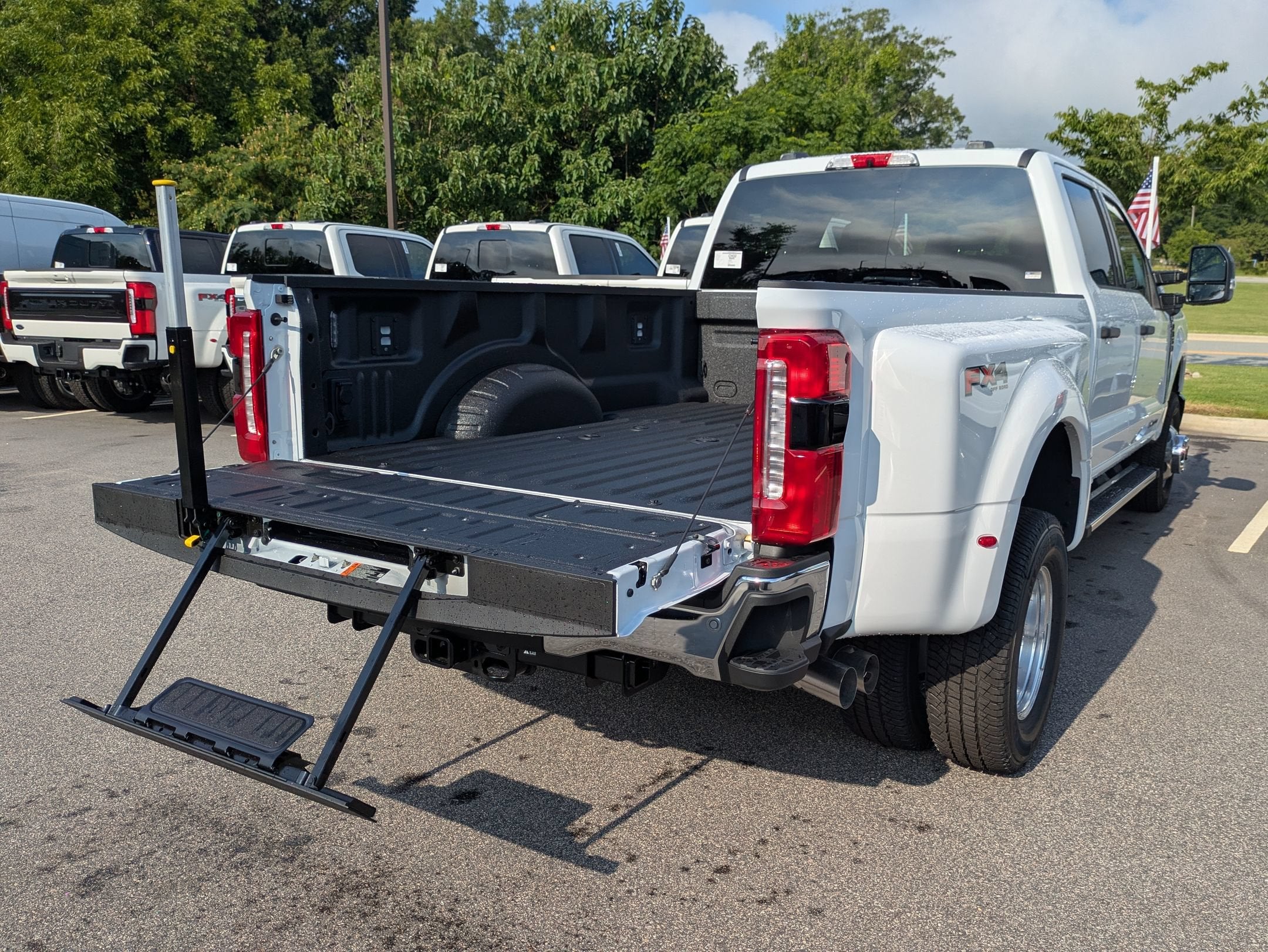 2026 Ford Super Duty F-350 DRW XLT