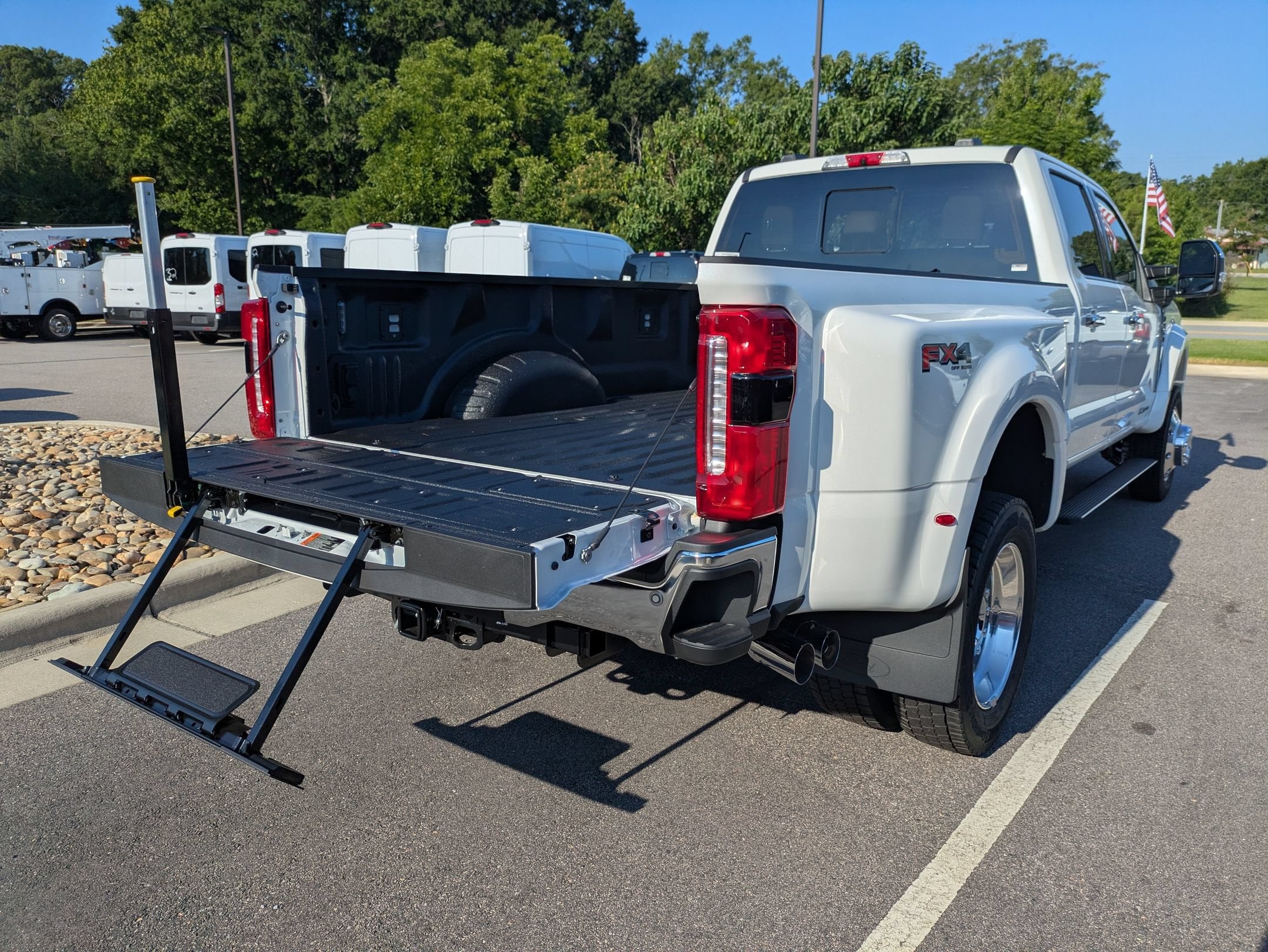 2026 Ford Super Duty F-450 DRW LARIAT
