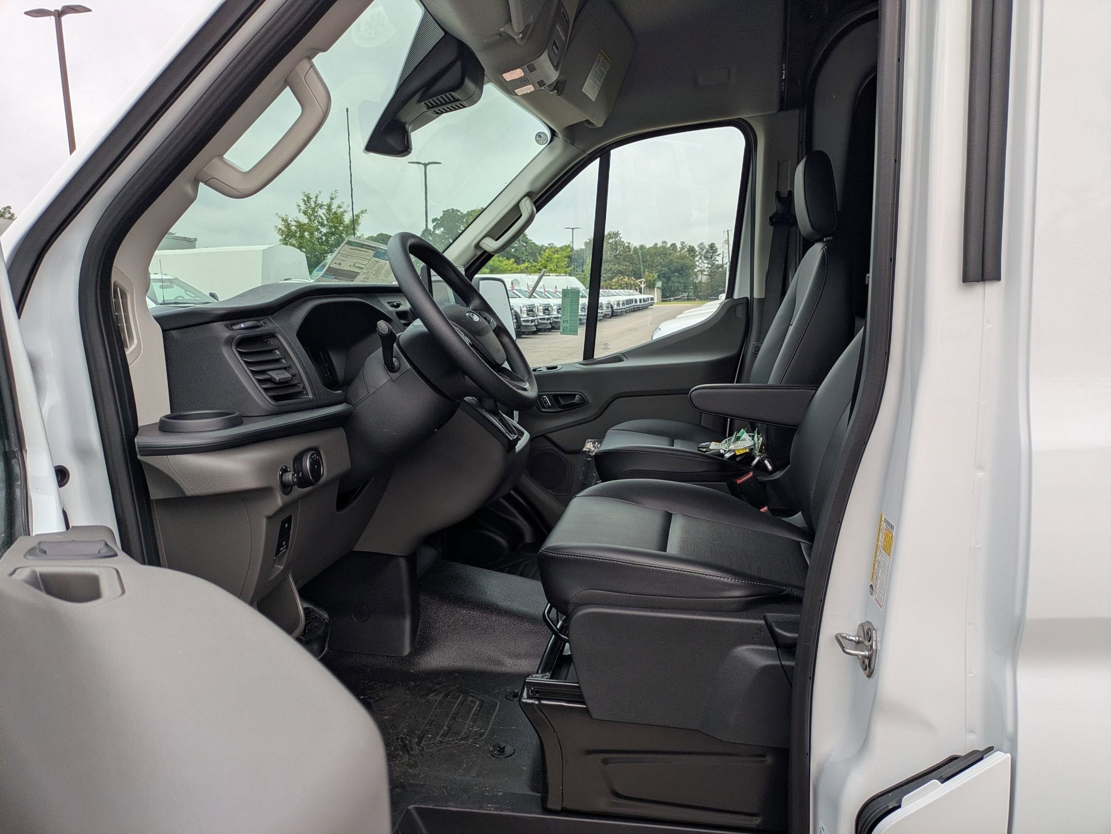 2026 Ford Transit Cargo Van Base
