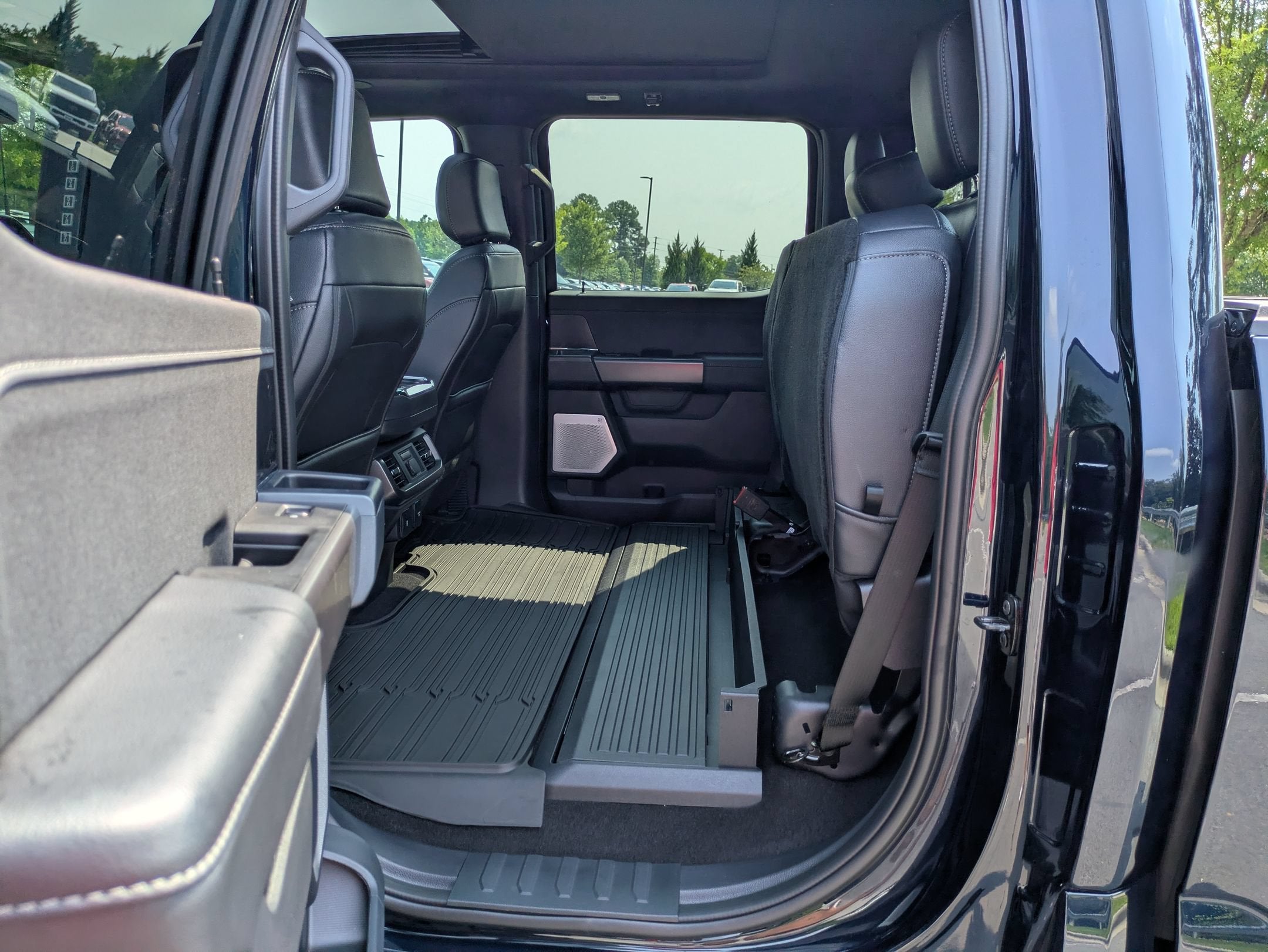 2026 Ford F-150 LARIAT - Crossroads Courtesy Demo