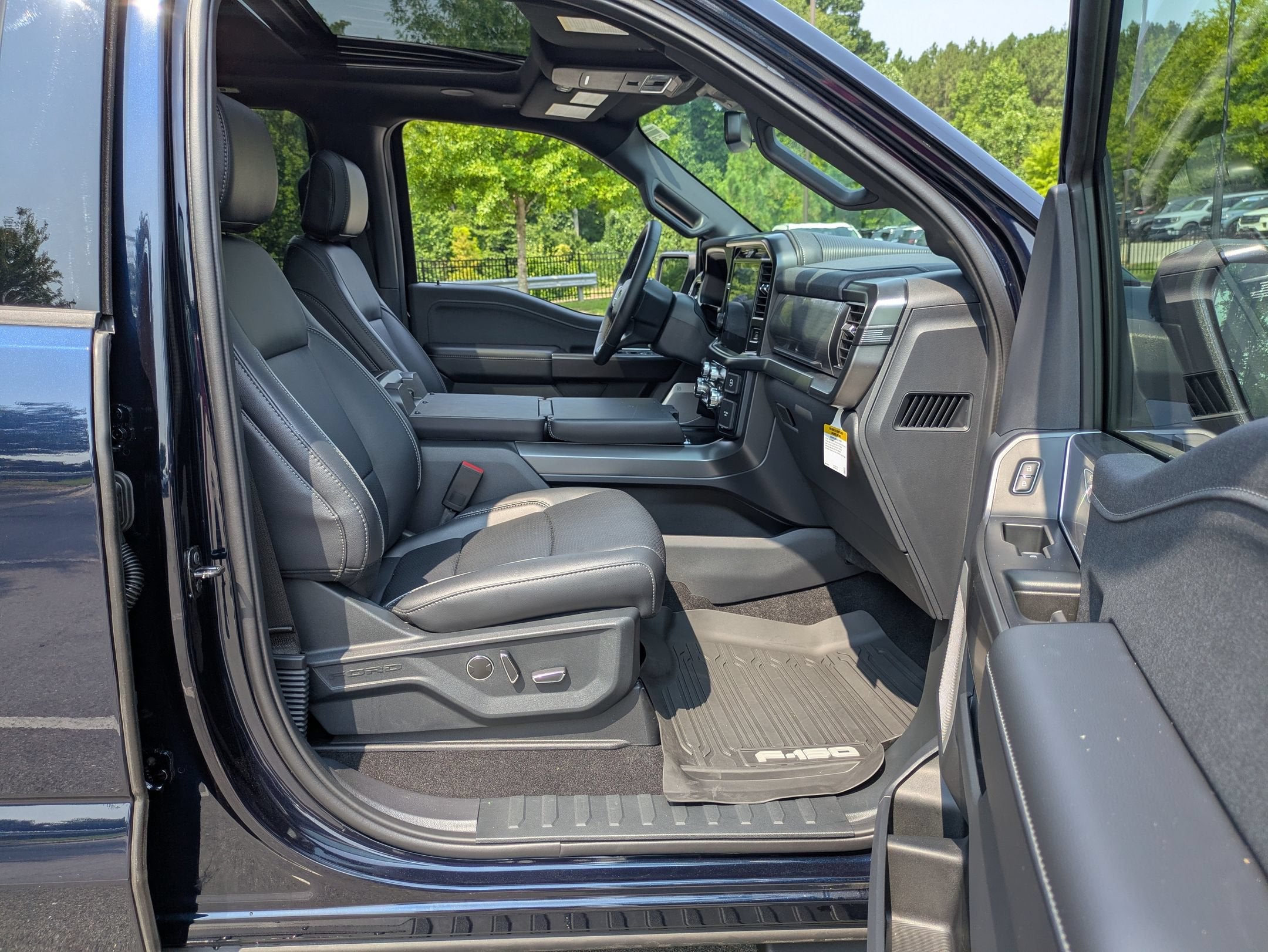 2026 Ford F-150 LARIAT - Crossroads Courtesy Demo
