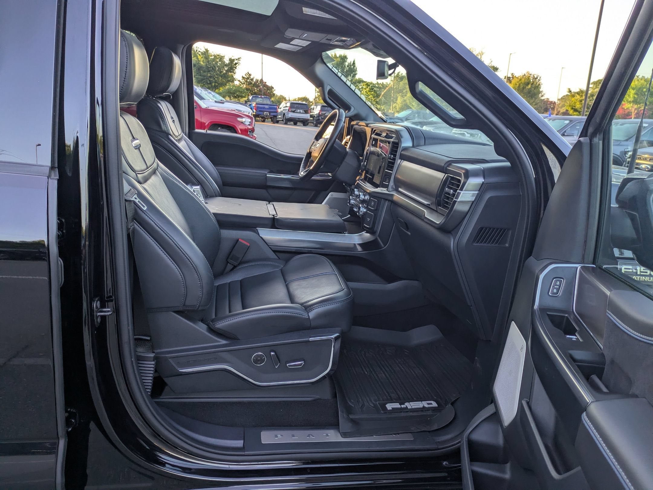 2025 Ford F-150 Platinum
