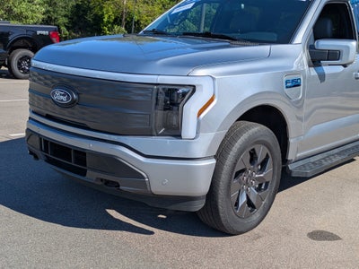 2025 Ford F-150 Lightning LARIAT