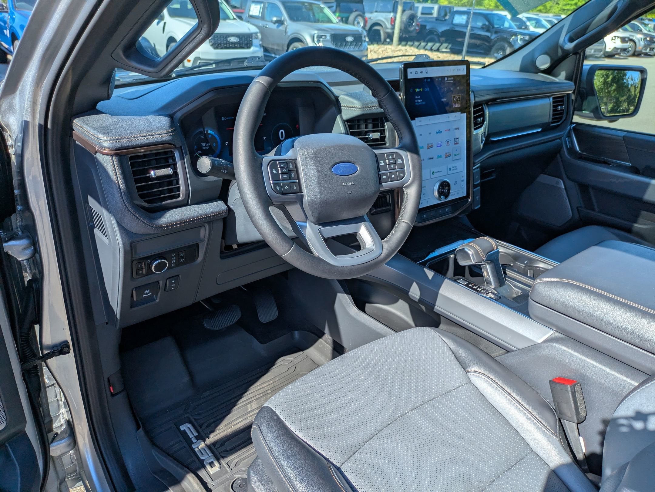 2025 Ford F-150 Lightning LARIAT