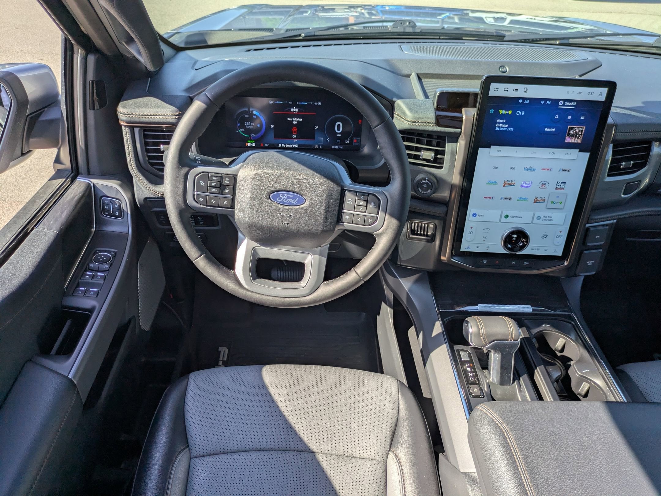 2025 Ford F-150 Lightning LARIAT