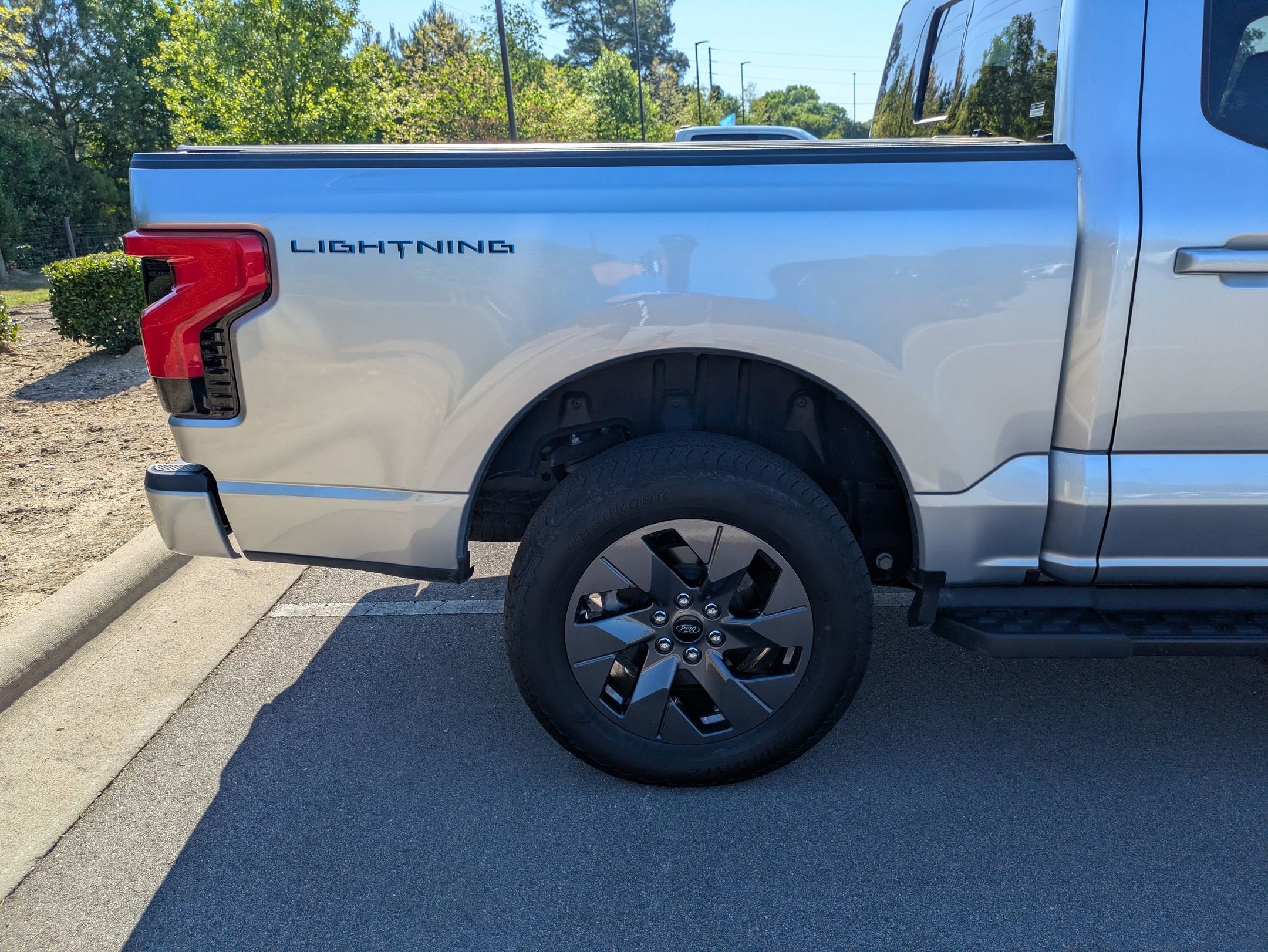 2025 Ford F-150 Lightning LARIAT