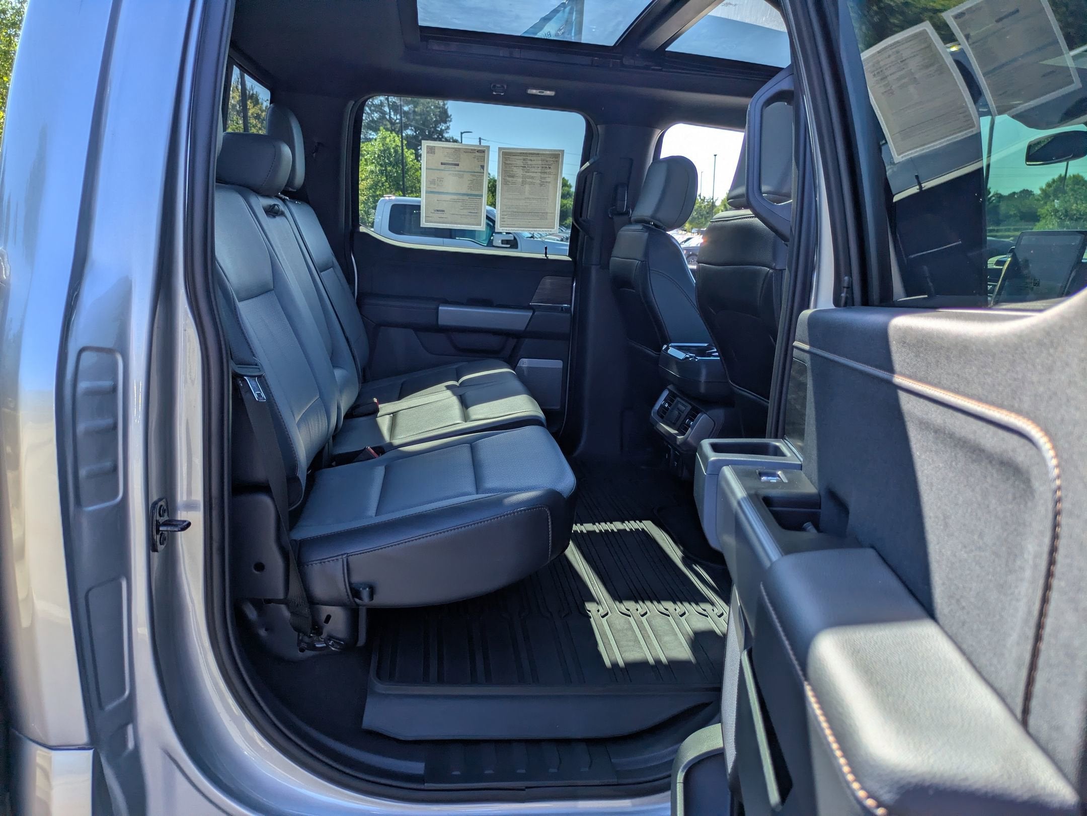 2025 Ford F-150 Lightning LARIAT