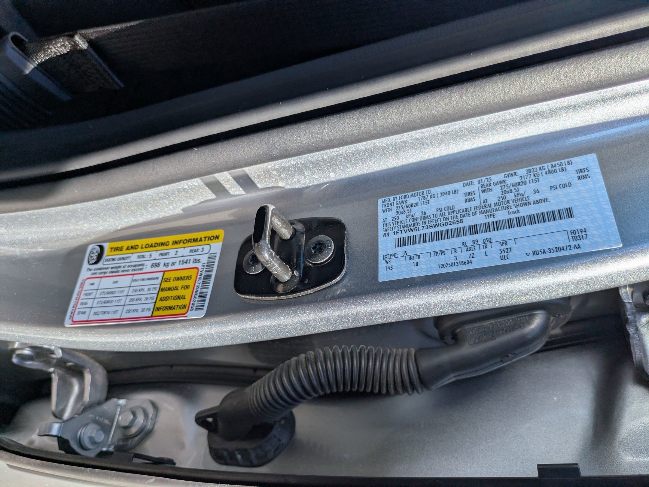 2025 Ford F-150 Lightning LARIAT