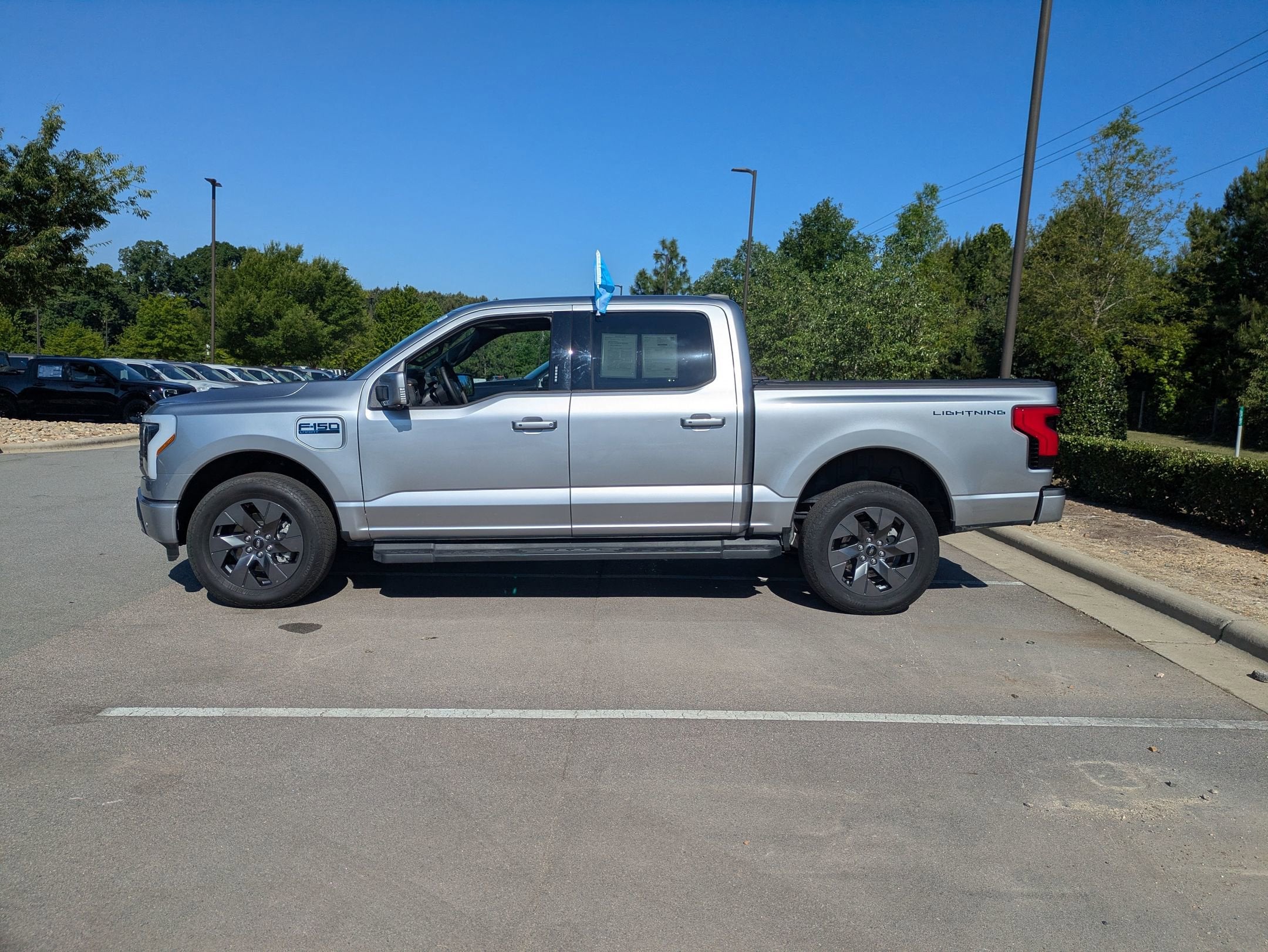 2025 Ford F-150 Lightning LARIAT