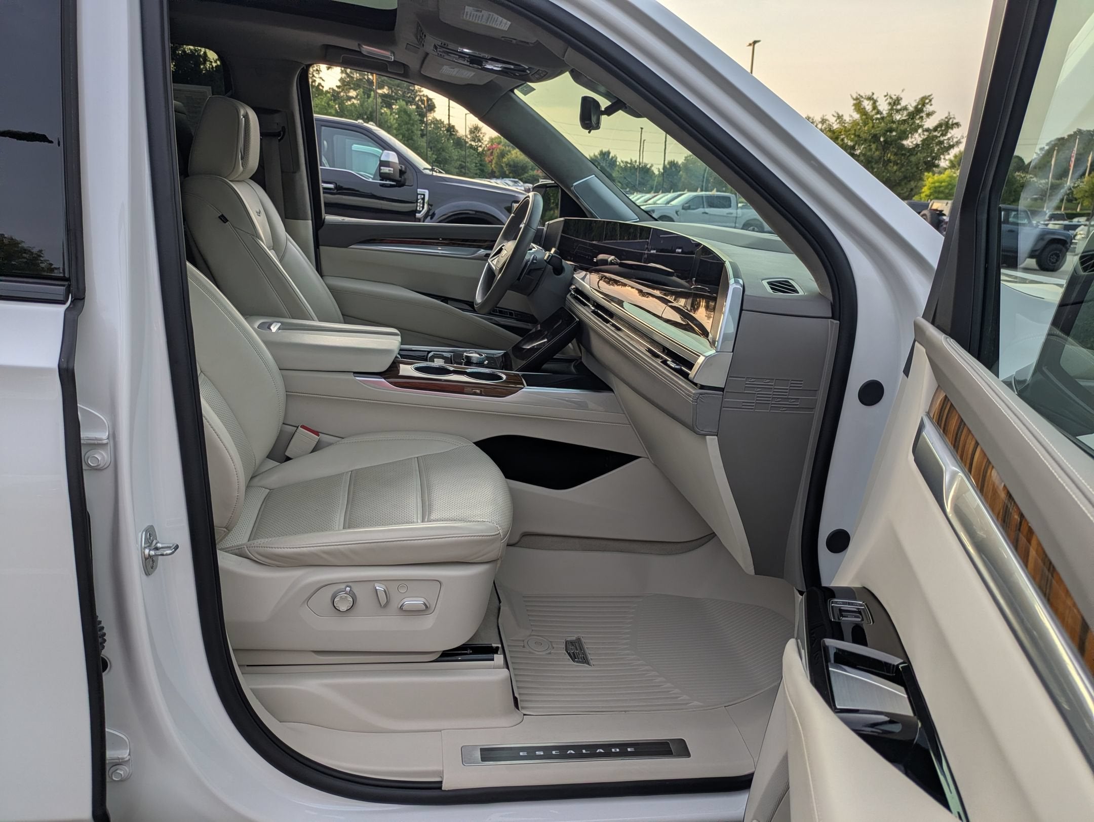 2025 Cadillac Escalade ESV 4WD Sport Platinum