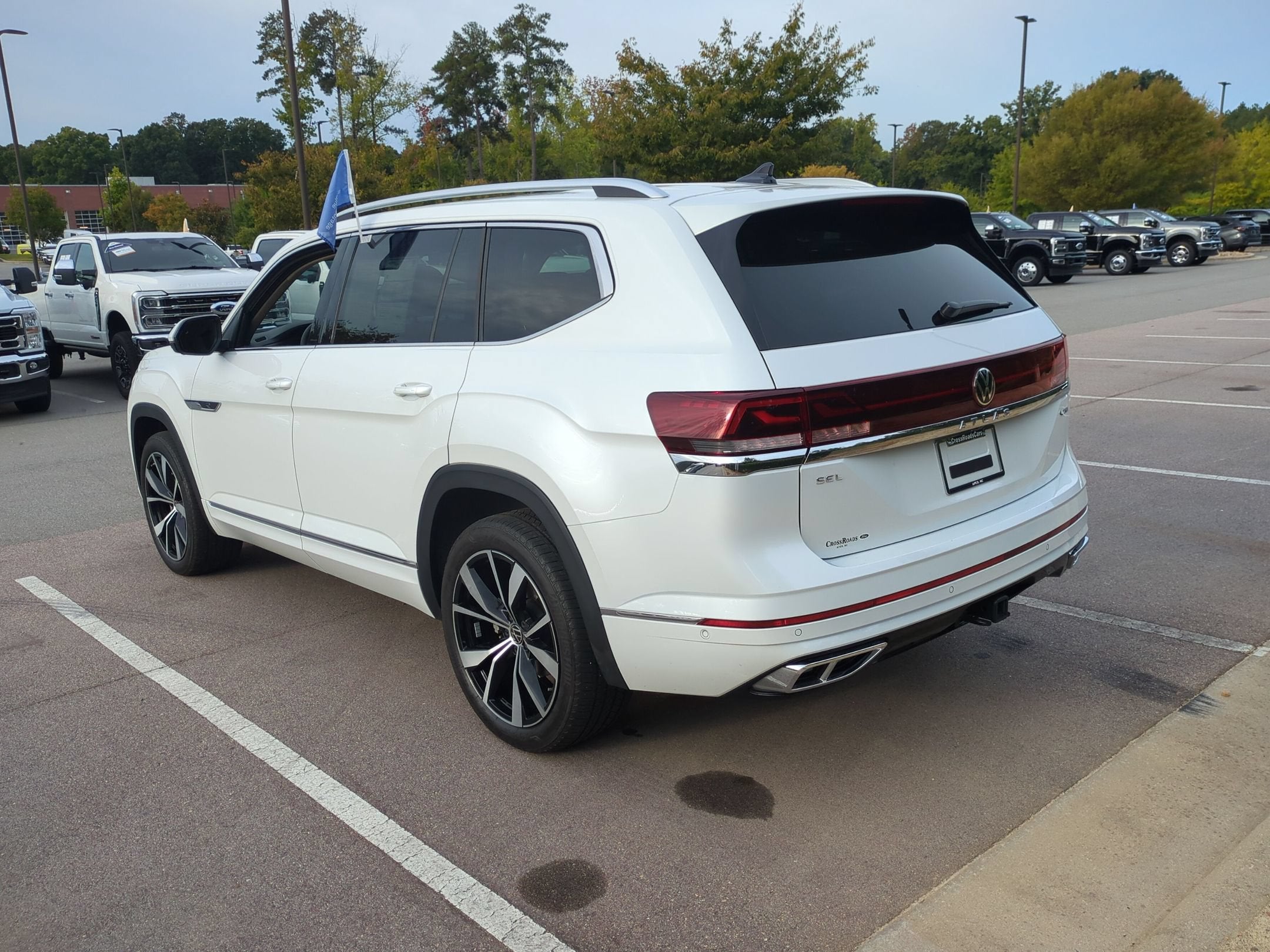 2024 Volkswagen Atlas 2.0T SEL Premium R-Line