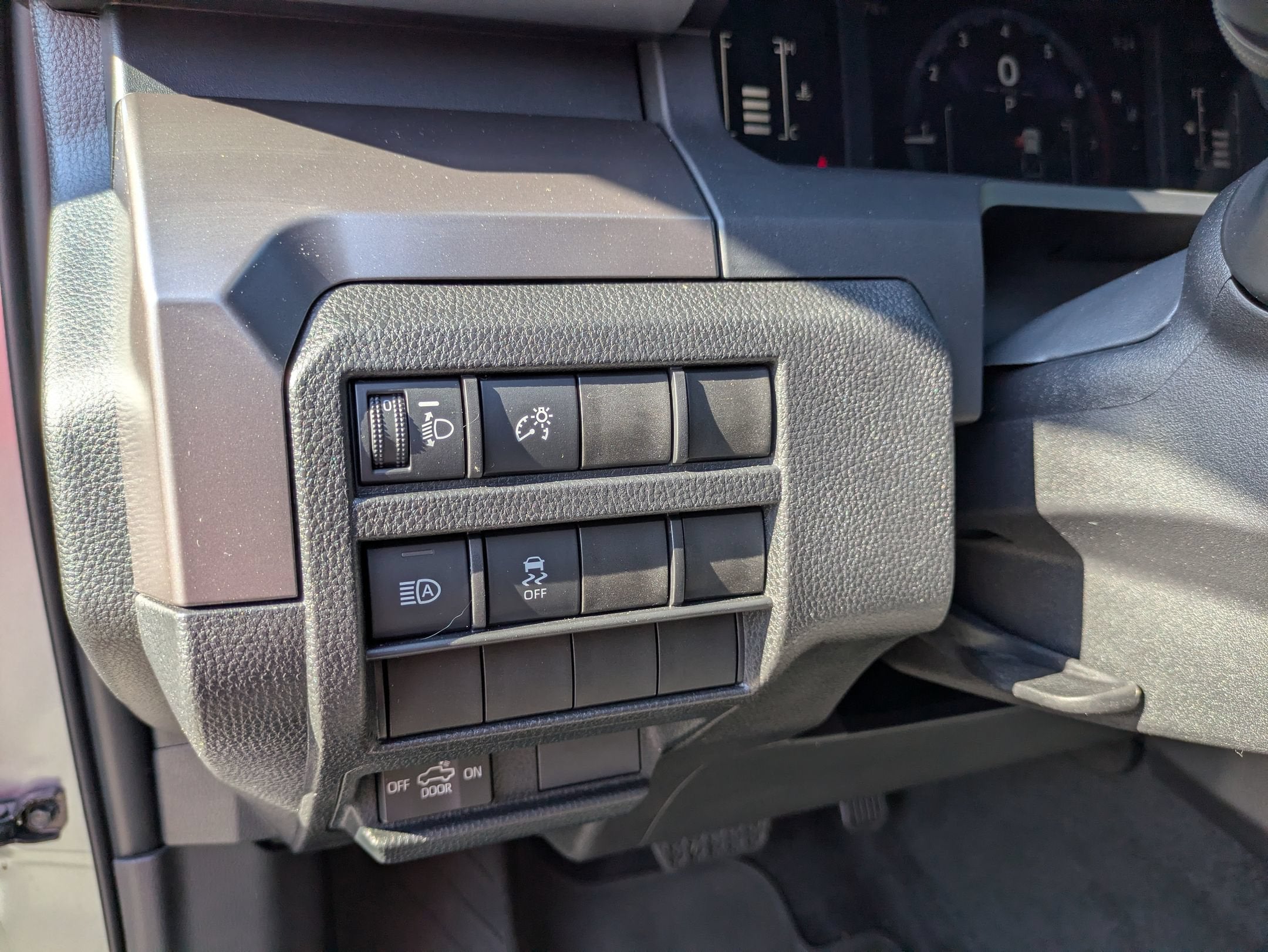 2025 Toyota Tacoma 4WD SR5