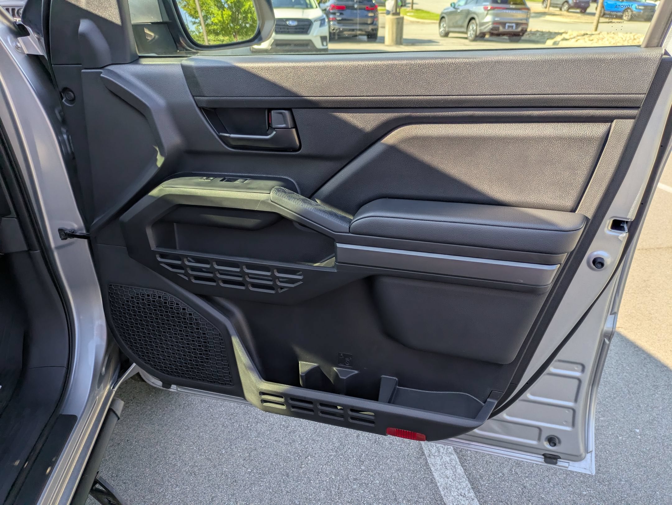 2025 Toyota Tacoma 4WD SR5