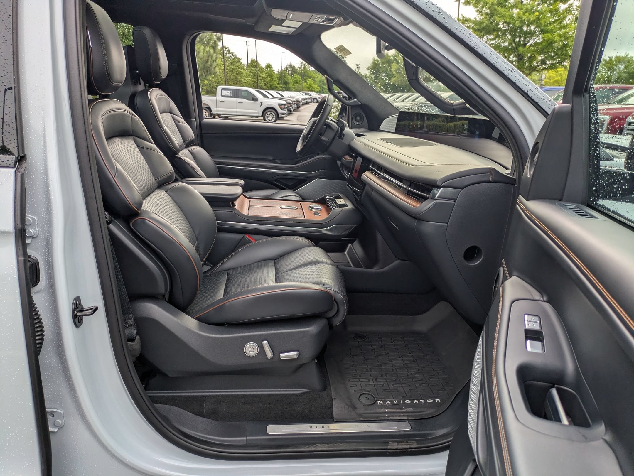 2025 Lincoln Navigator L Black Label