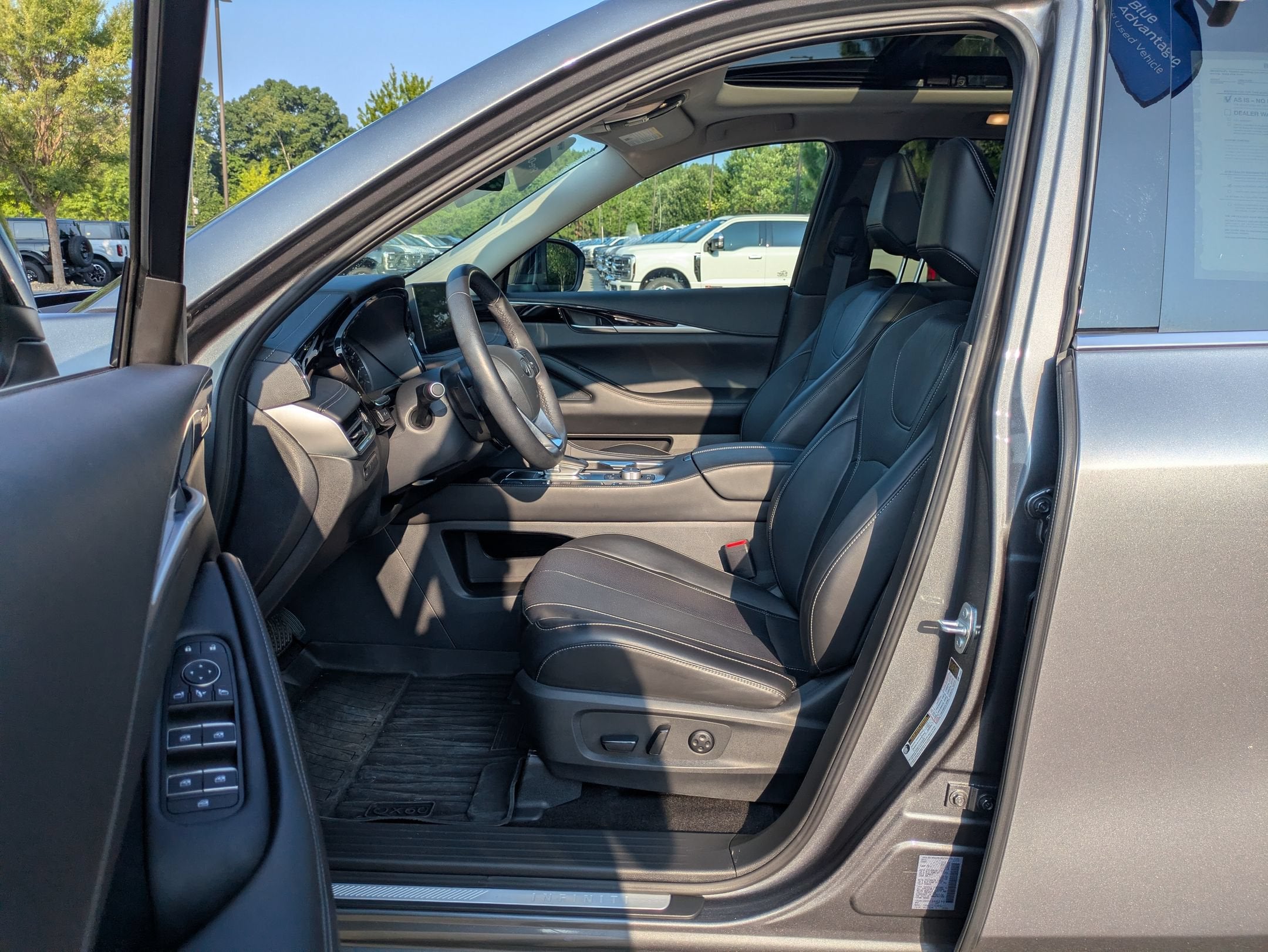 2025 INFINITI QX60 PURE