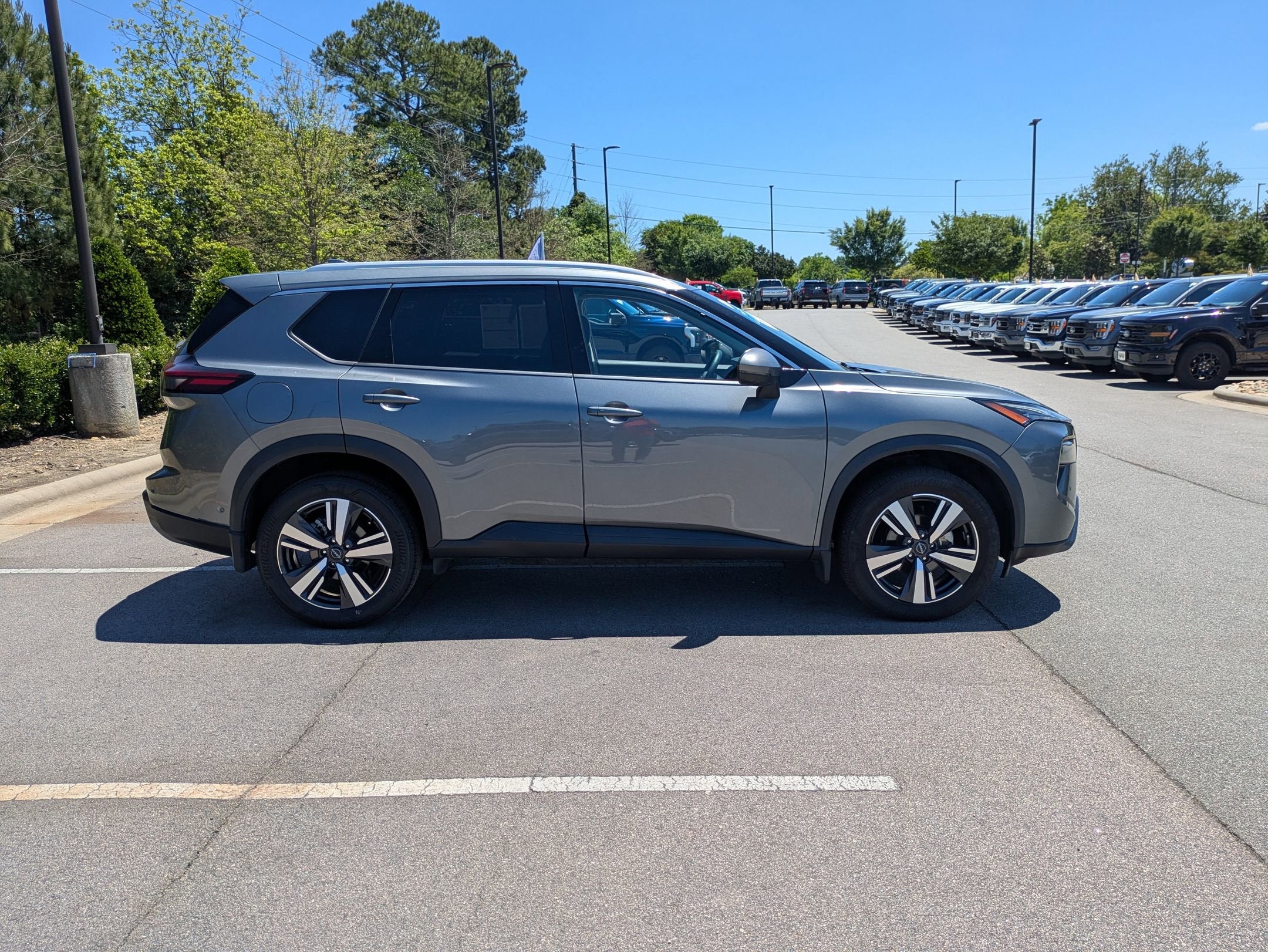 2024 Nissan Rogue SL