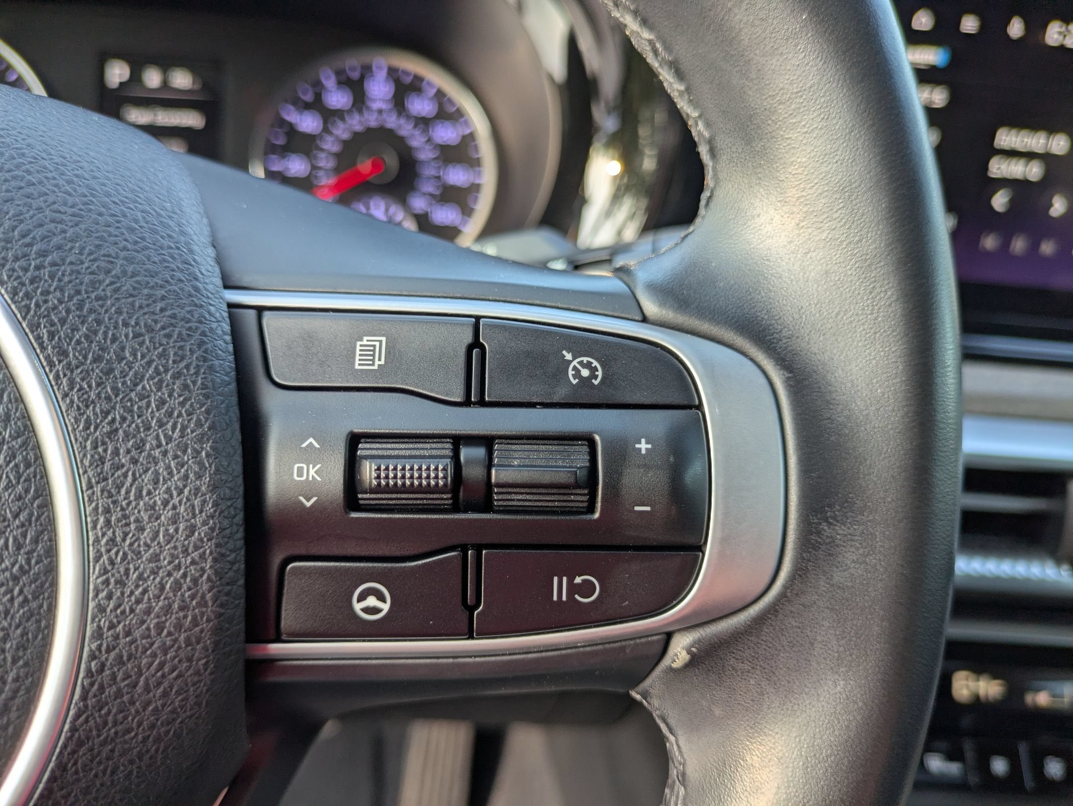 2023 Kia K5 EX