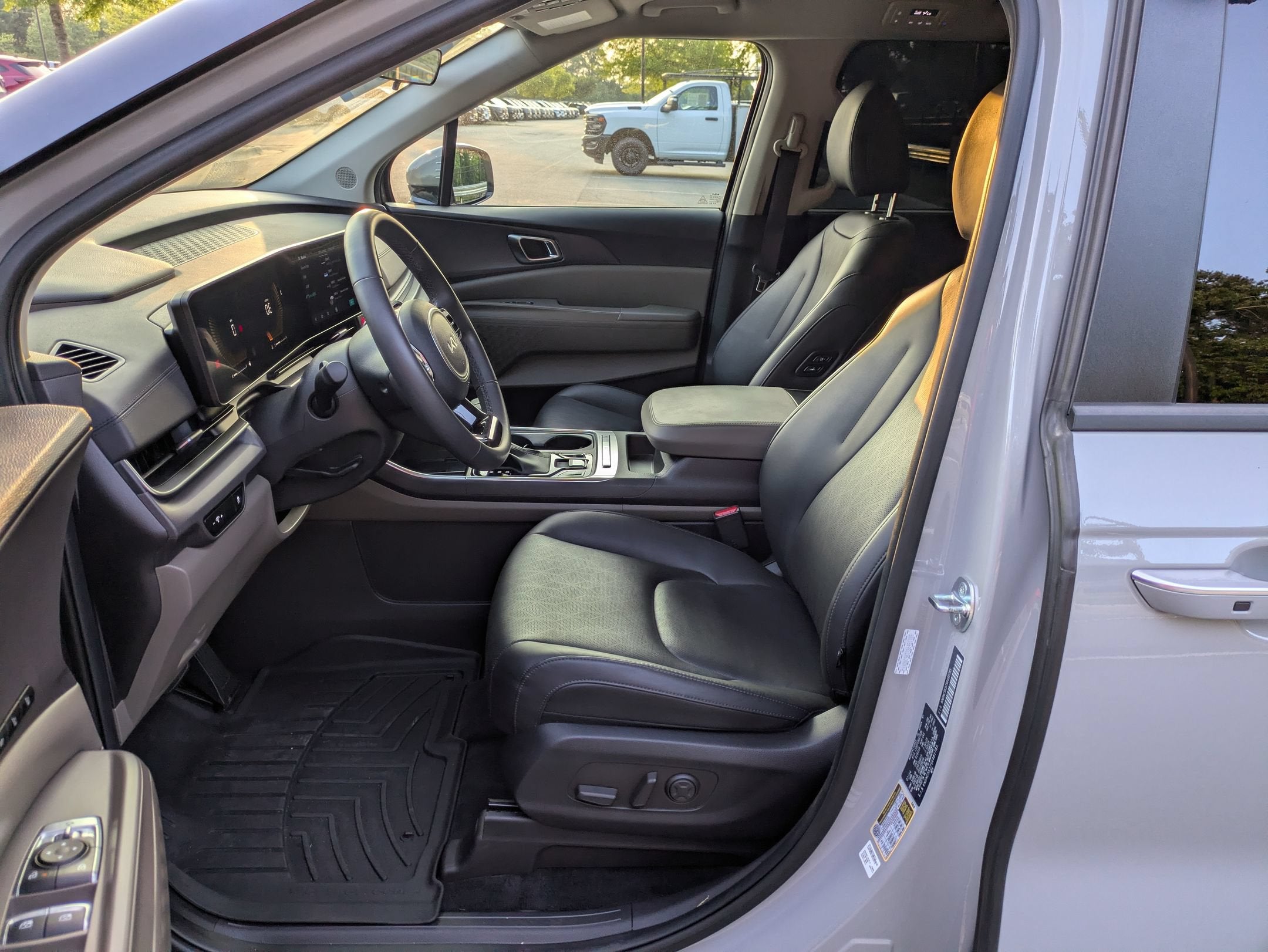 2025 Kia Carnival EX
