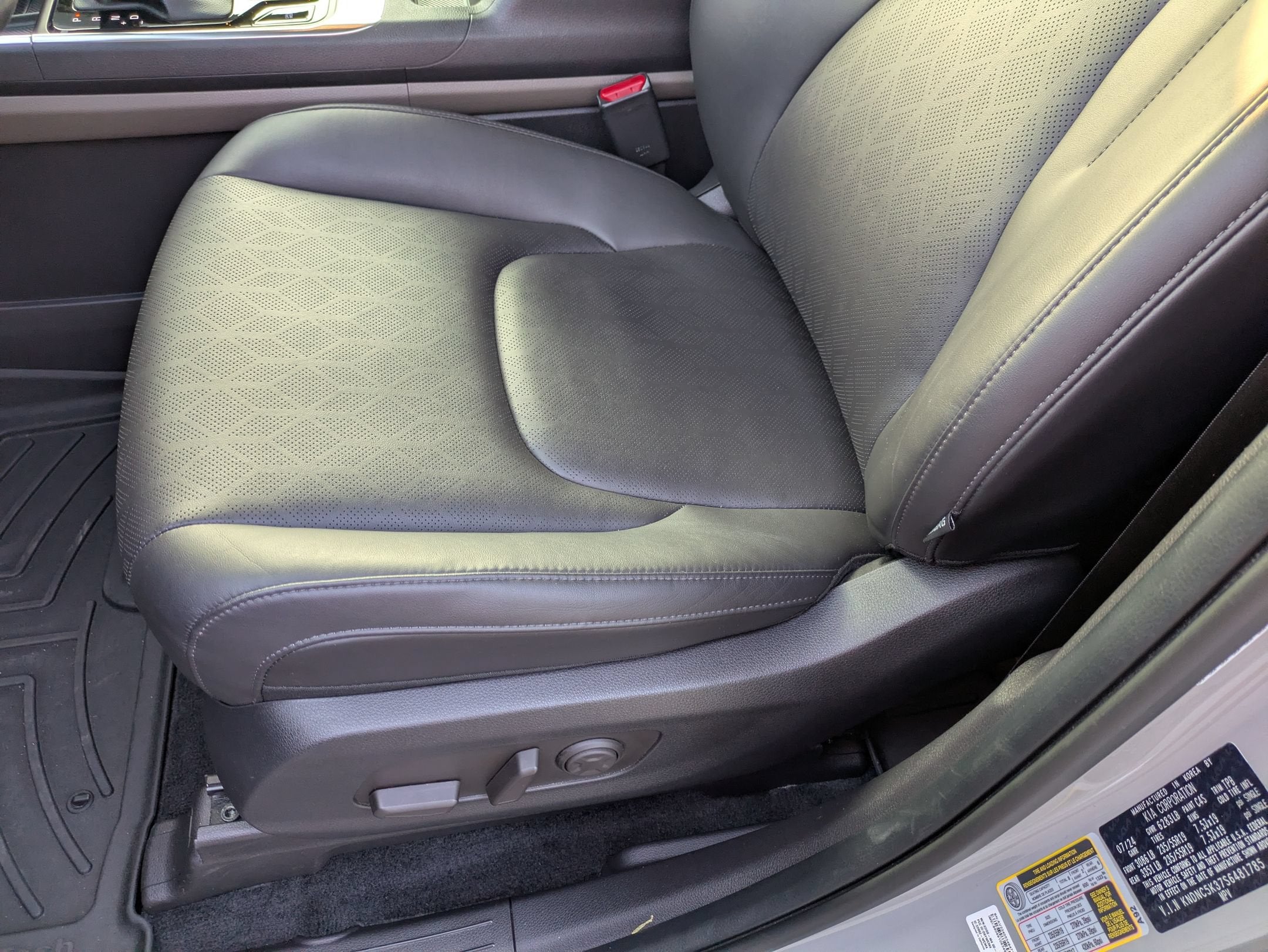 2025 Kia Carnival EX