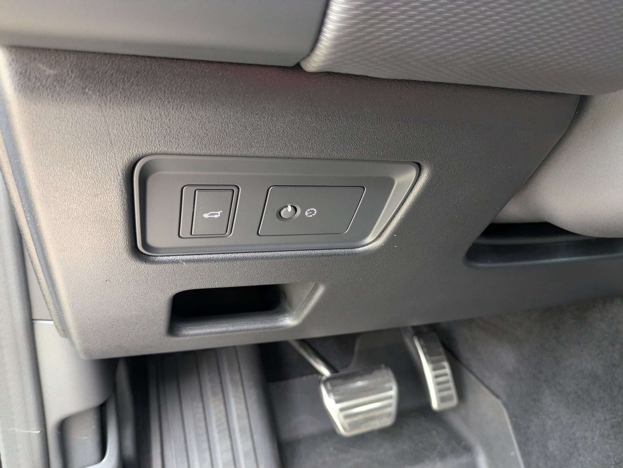 2023 Land Rover Discovery Metropolitan Edition