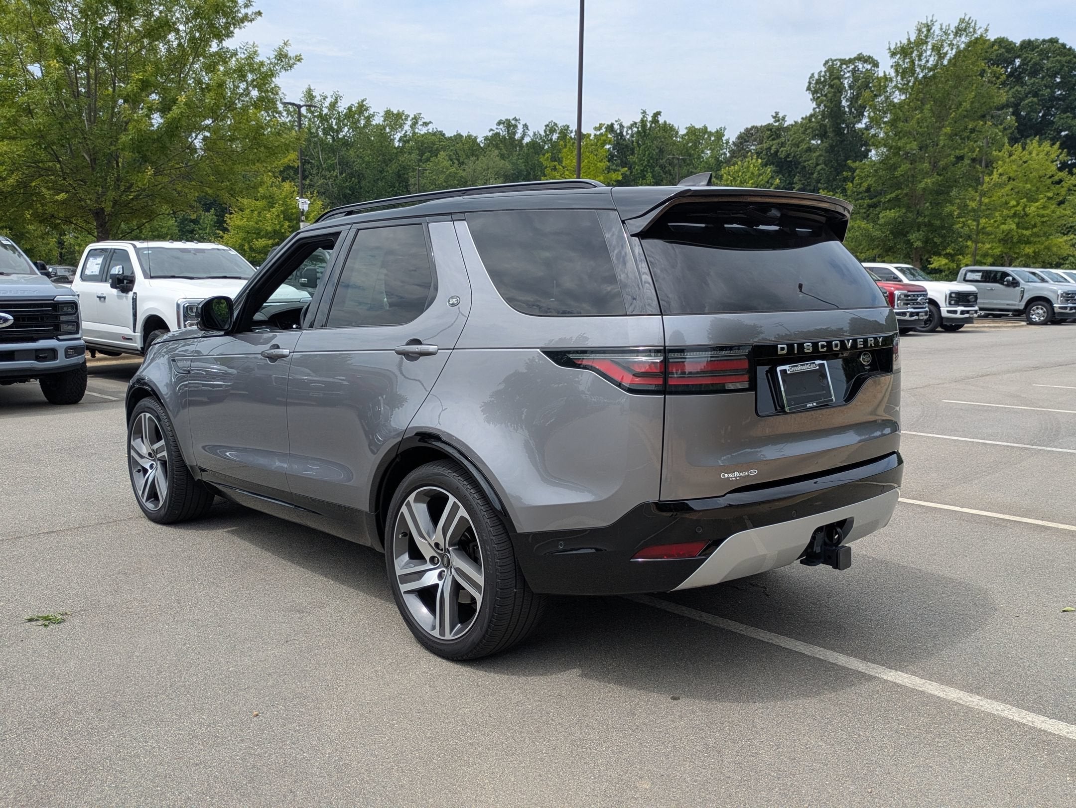 2023 Land Rover Discovery Metropolitan Edition