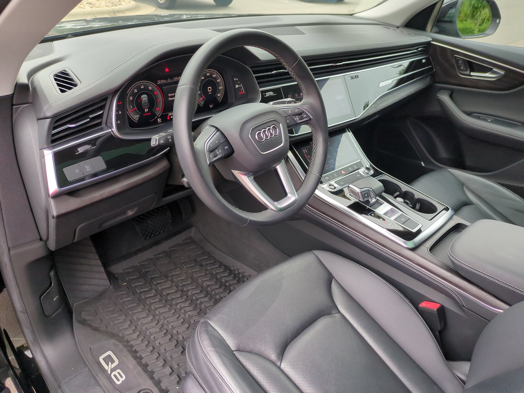 2023 Audi Q8 Premium Plus
