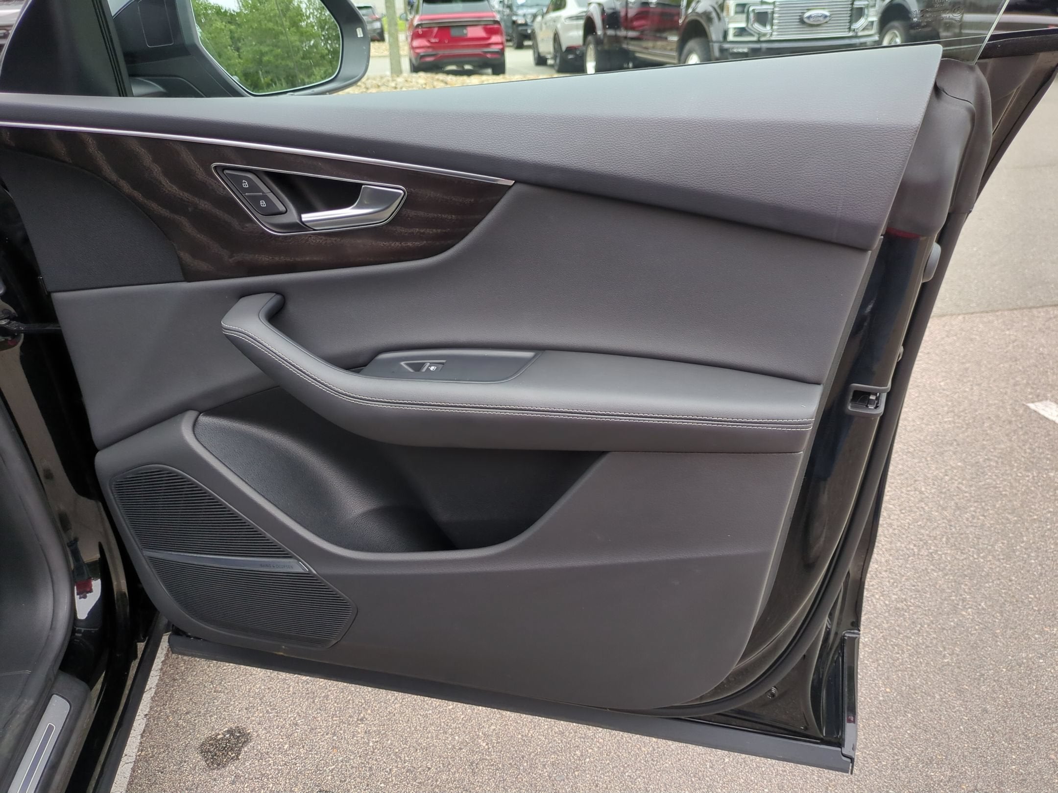 2023 Audi Q8 Premium Plus