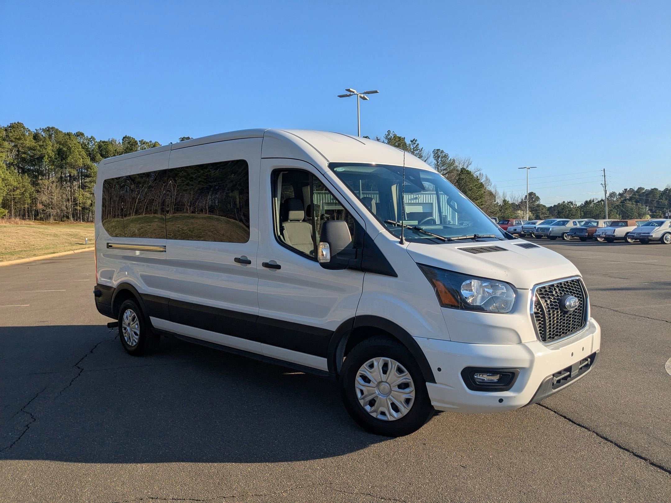 2024 Ford Transit Passenger Wagon XLT