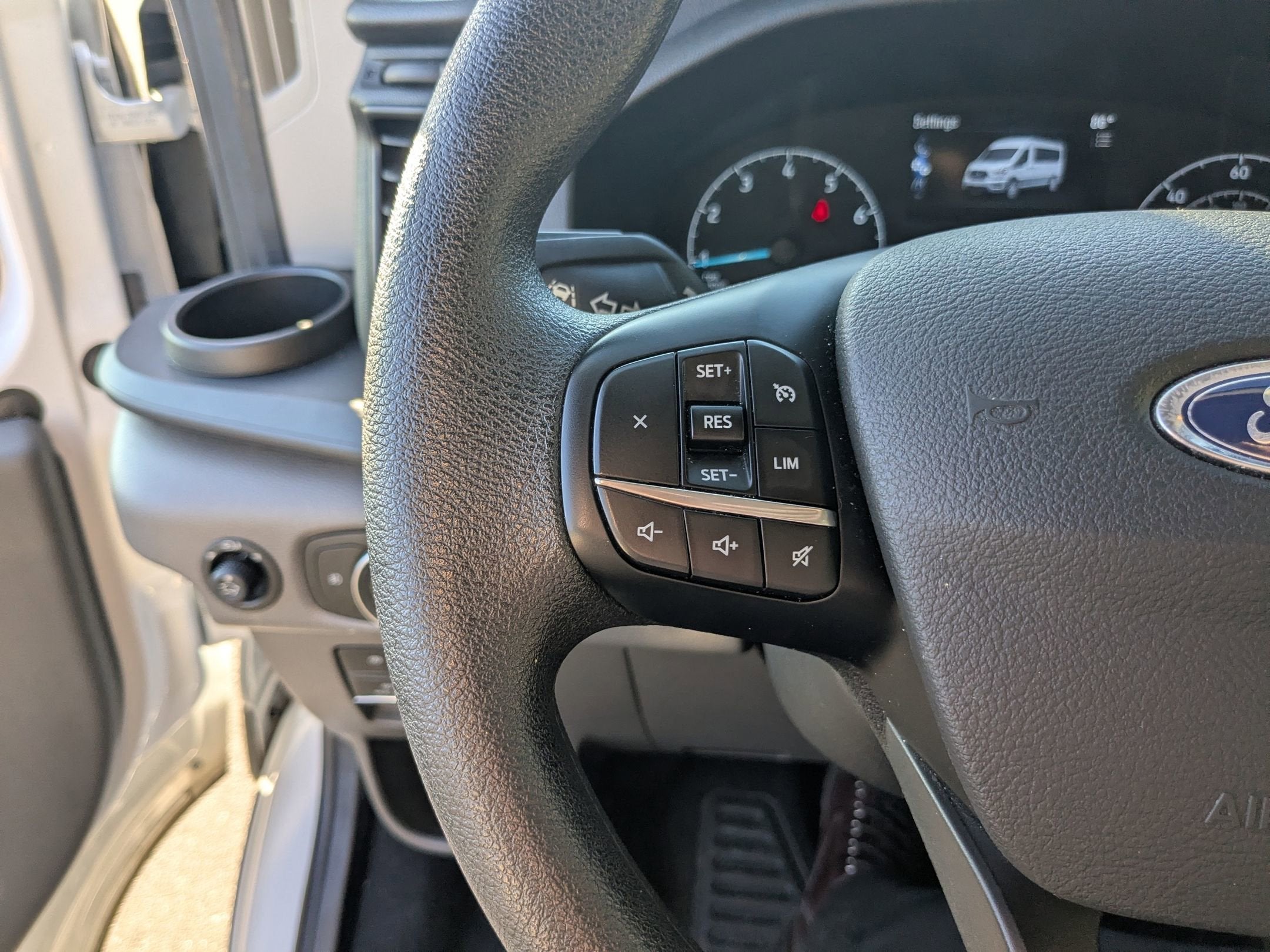 2024 Ford Transit Passenger Wagon XLT