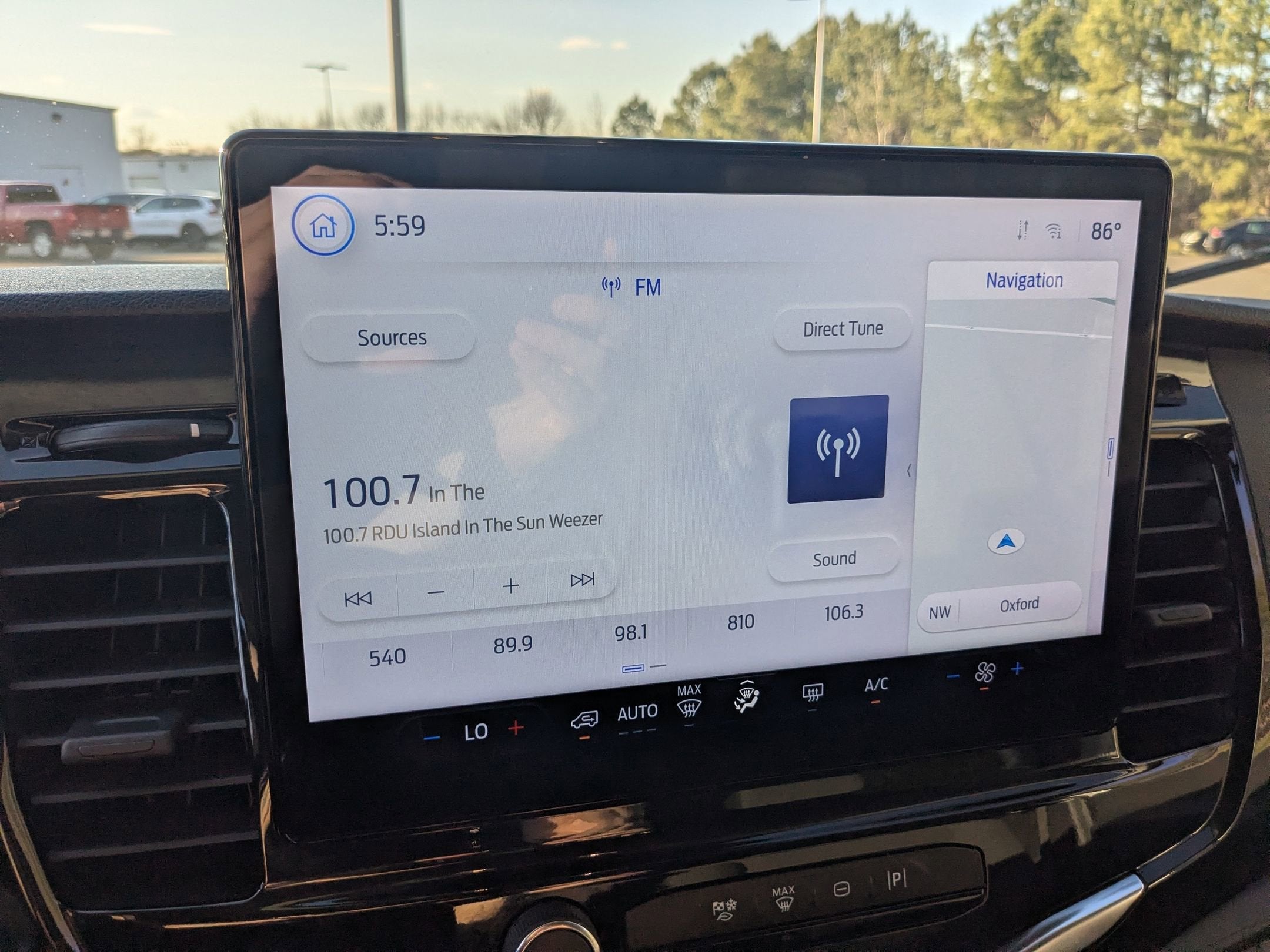 2024 Ford Transit Passenger Wagon XLT