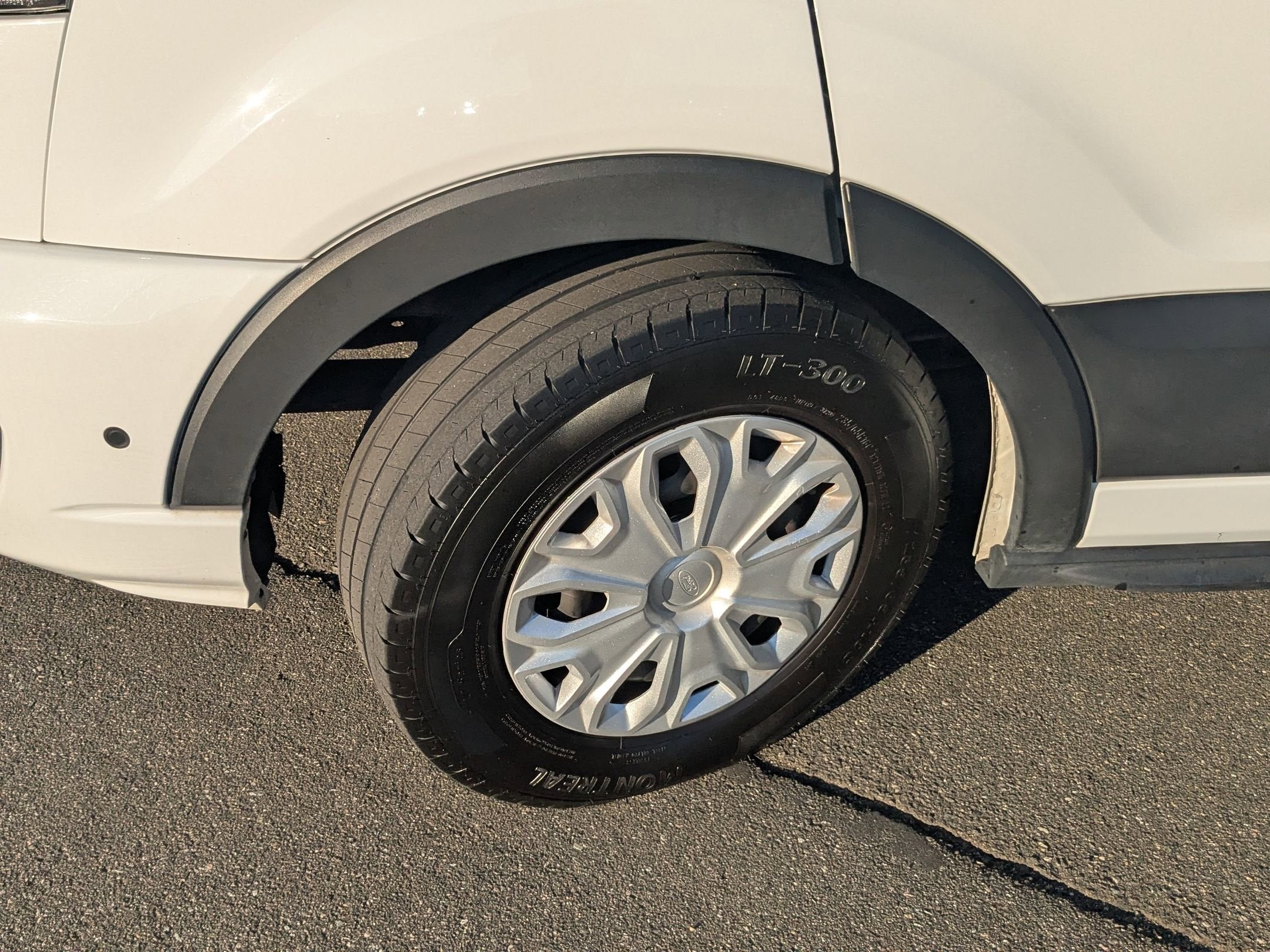 2024 Ford Transit Passenger Wagon XLT