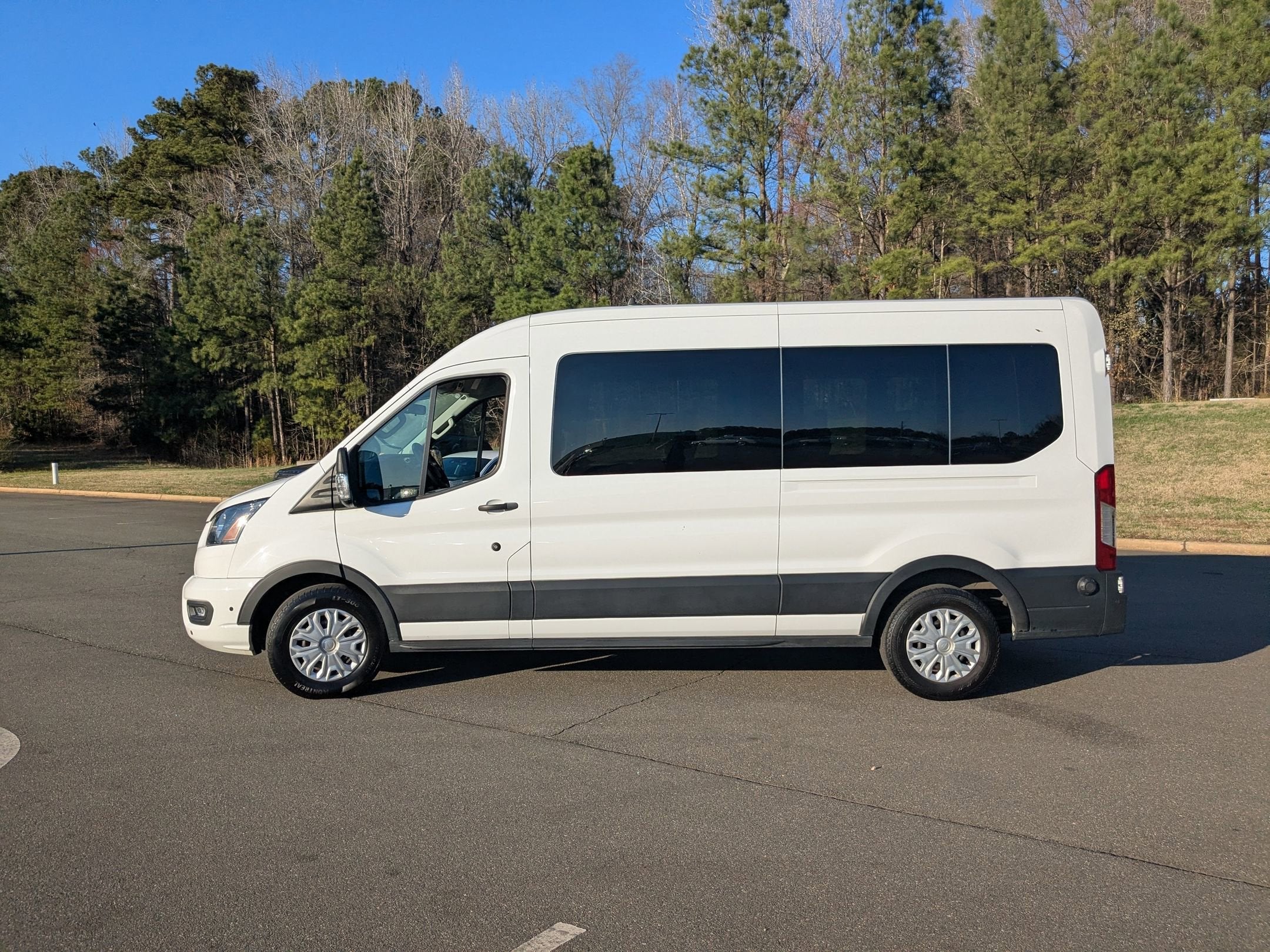 2024 Ford Transit Passenger Wagon XLT