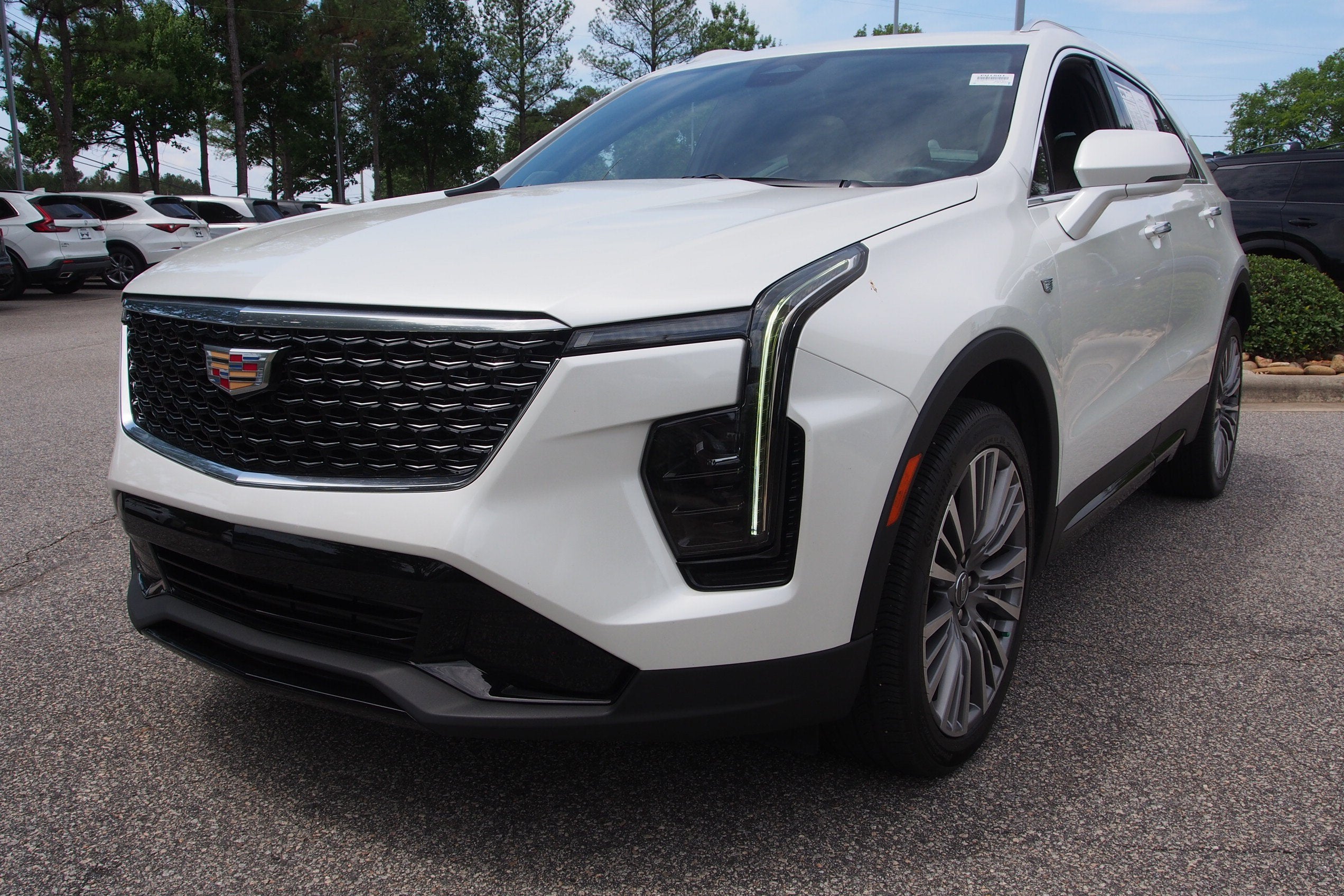 2024 Cadillac XT4 FWD Premium Luxury