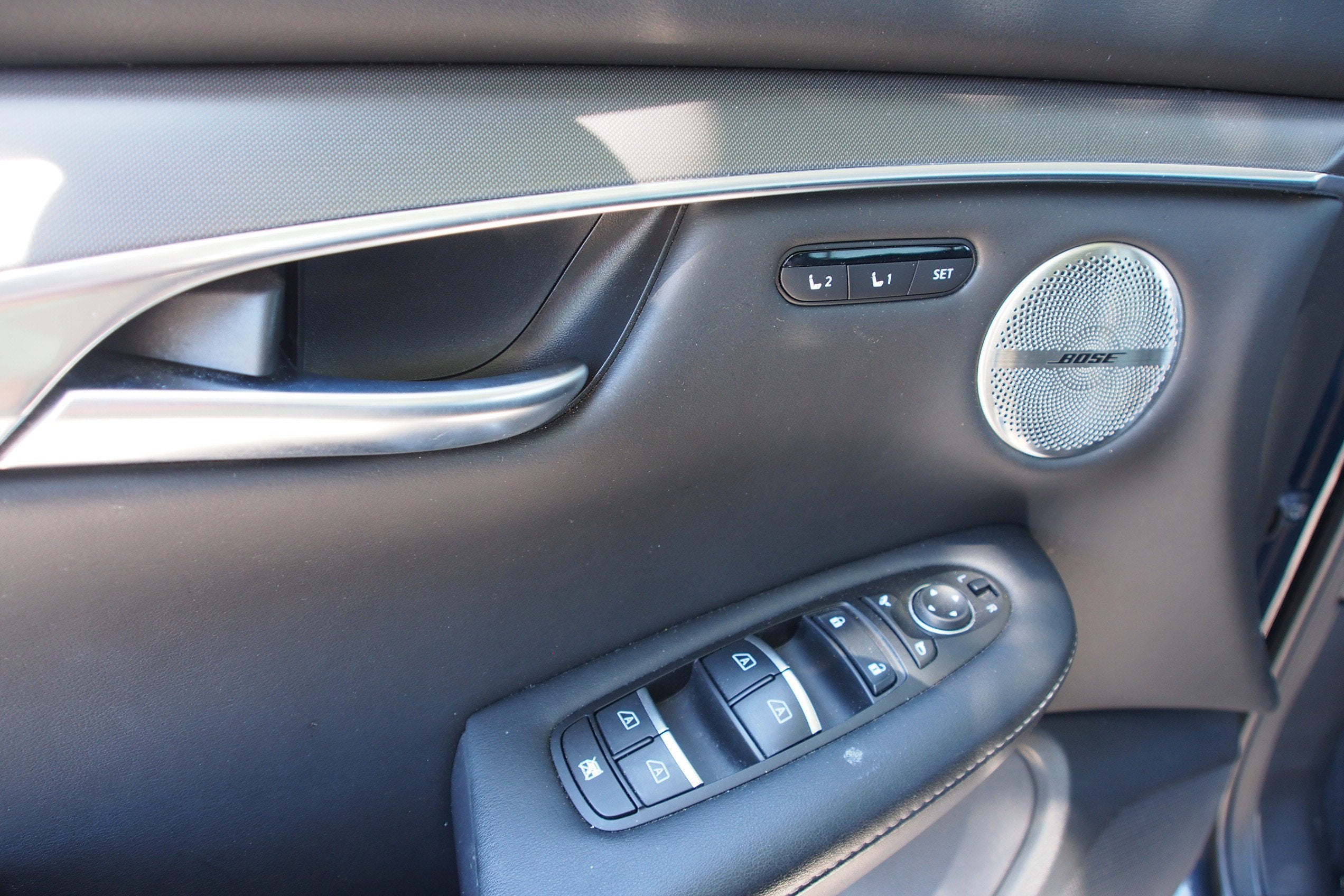 2023 INFINITI QX50 LUXE