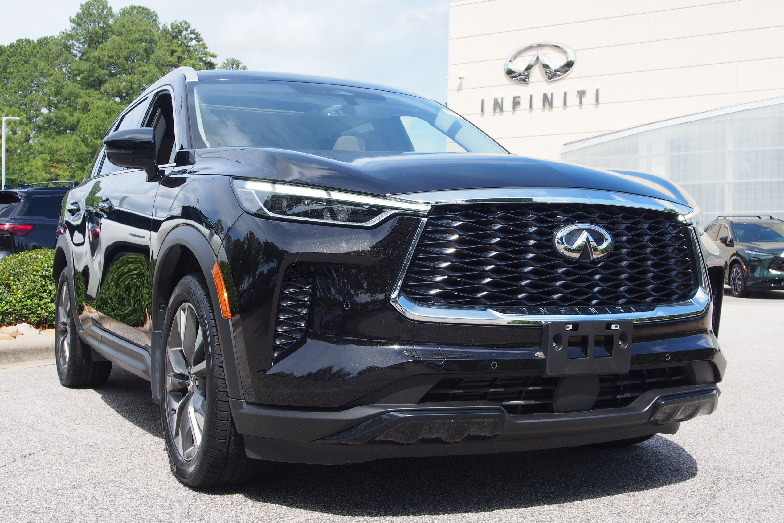 2025 INFINITI QX60 LUXE