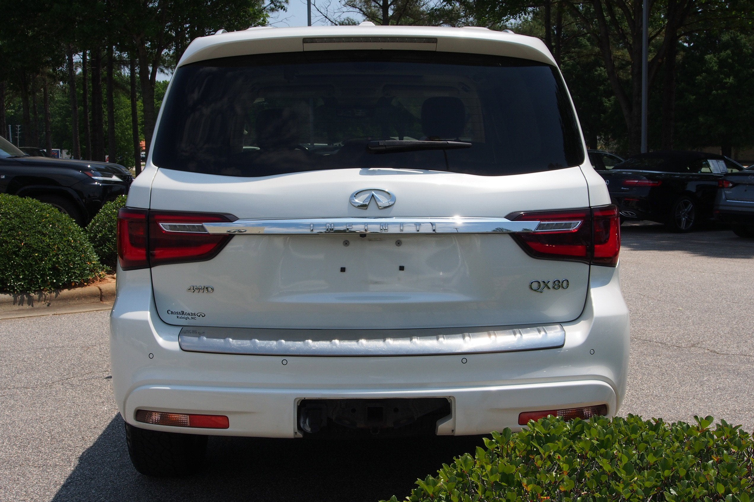 2021 INFINITI QX80 LUXE