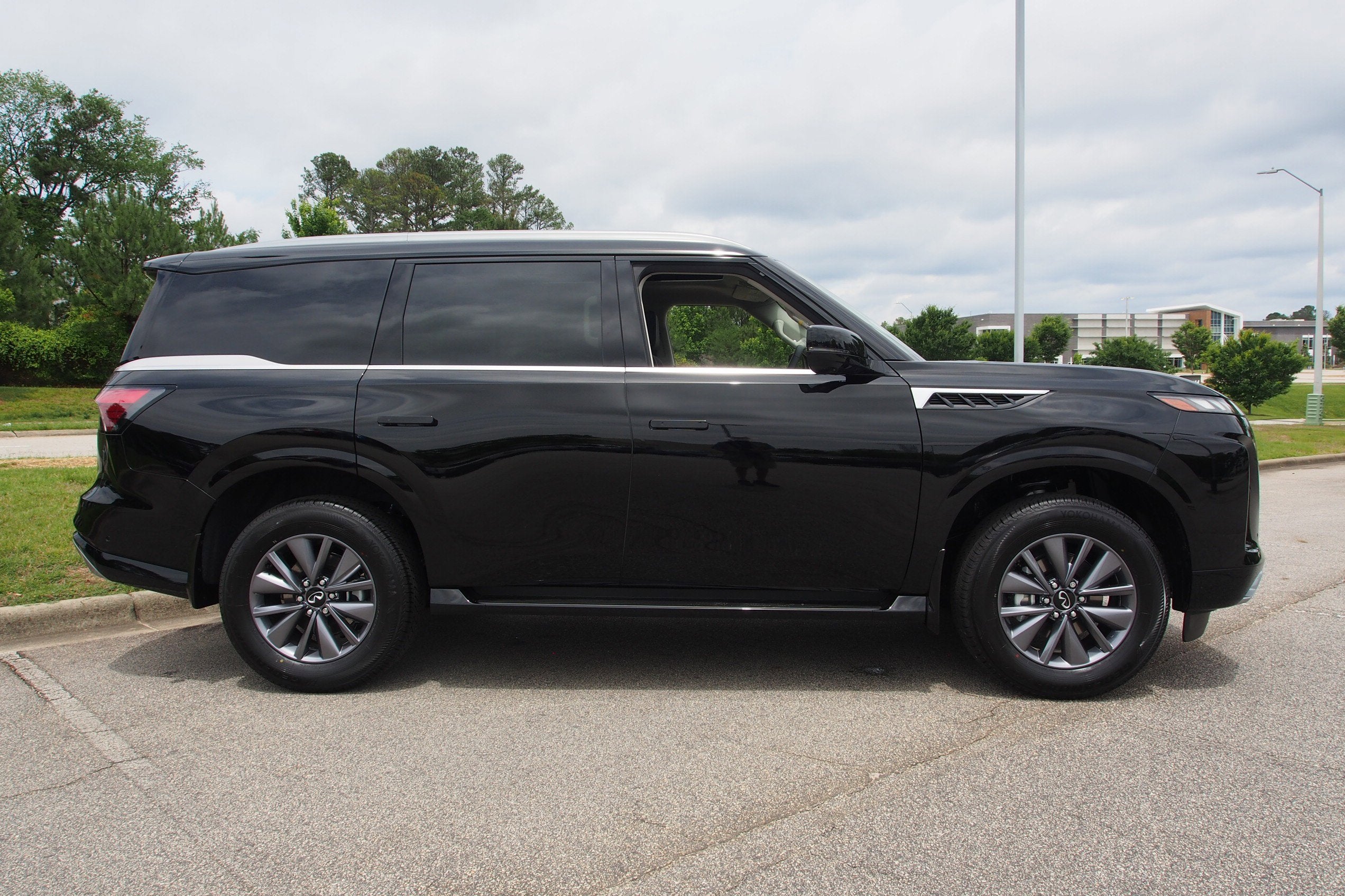 2026 INFINITI QX80 PURE