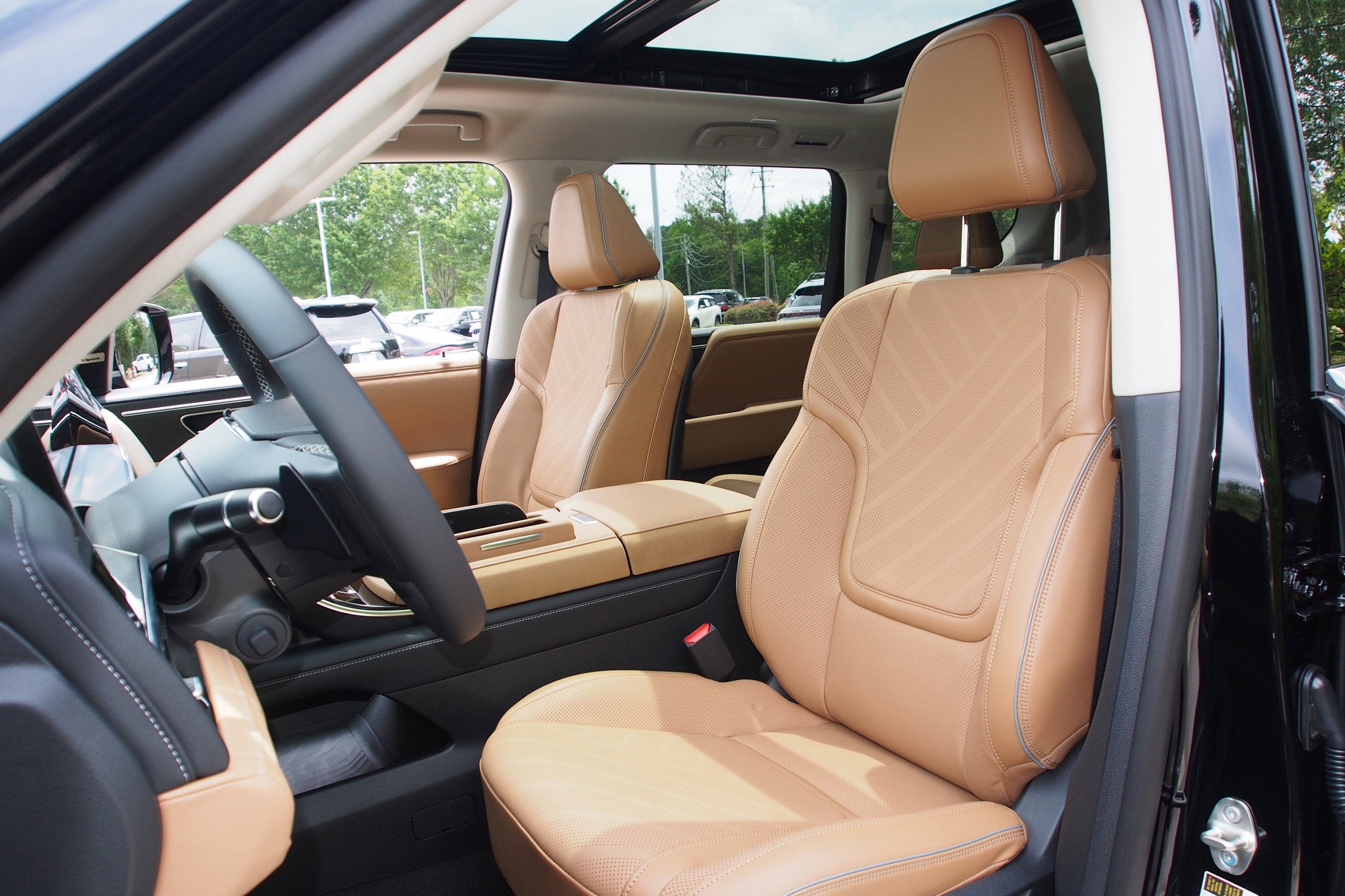 2026 INFINITI QX80 LUXE