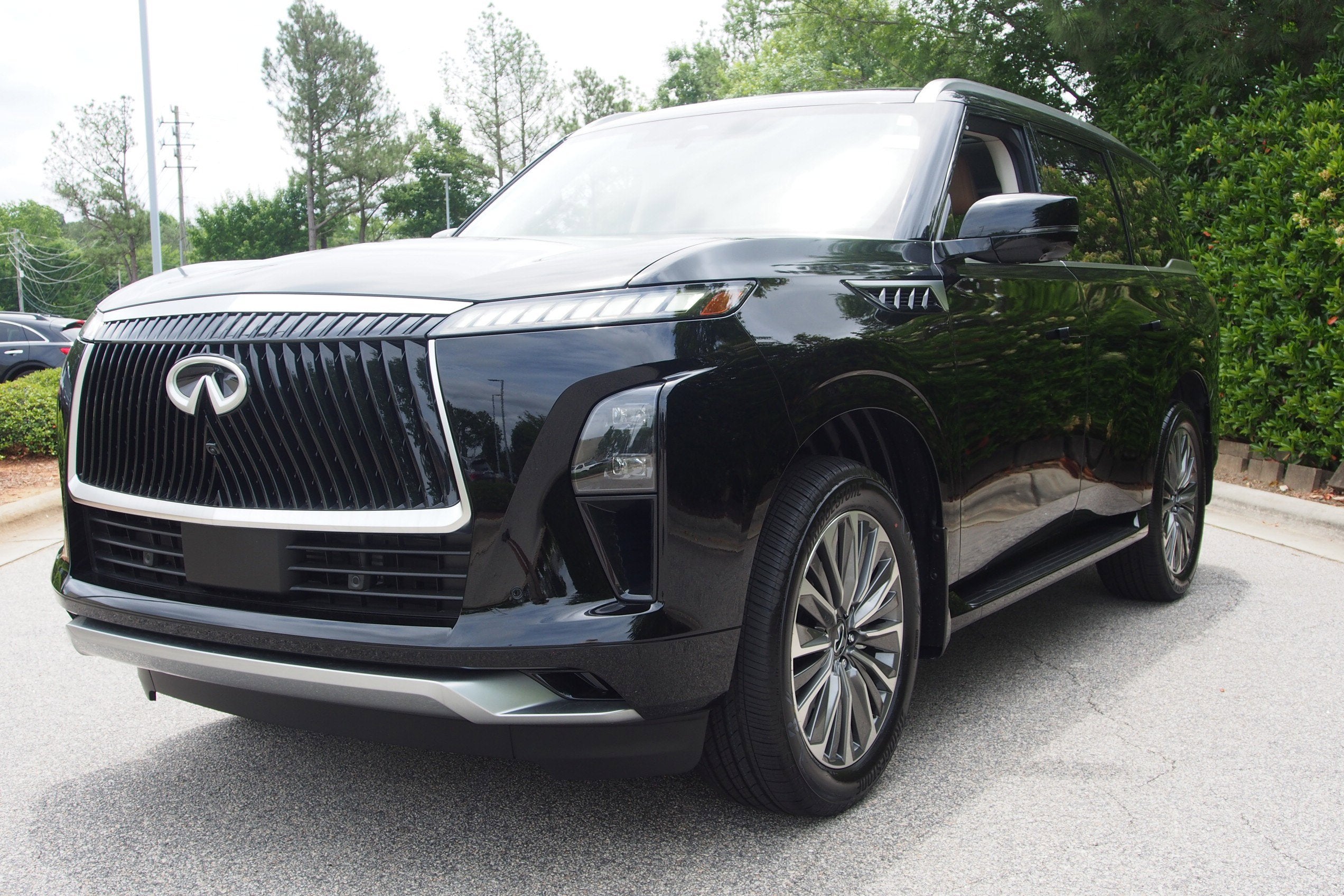2026 INFINITI QX80 LUXE