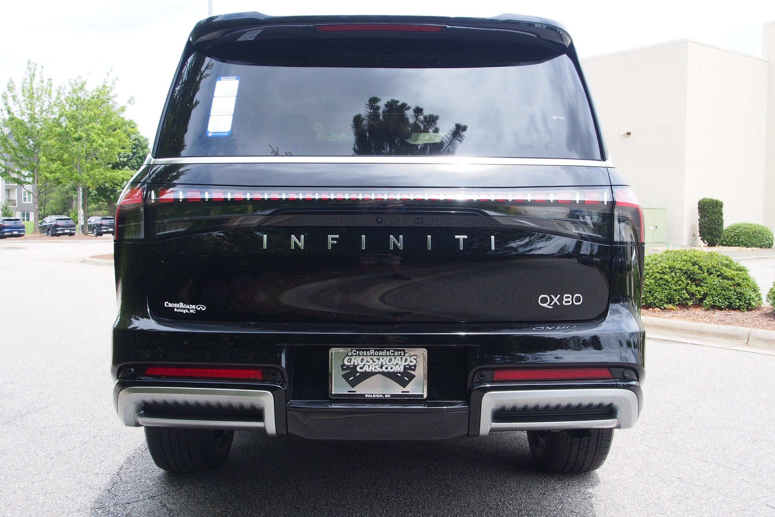 2026 INFINITI QX80 LUXE
