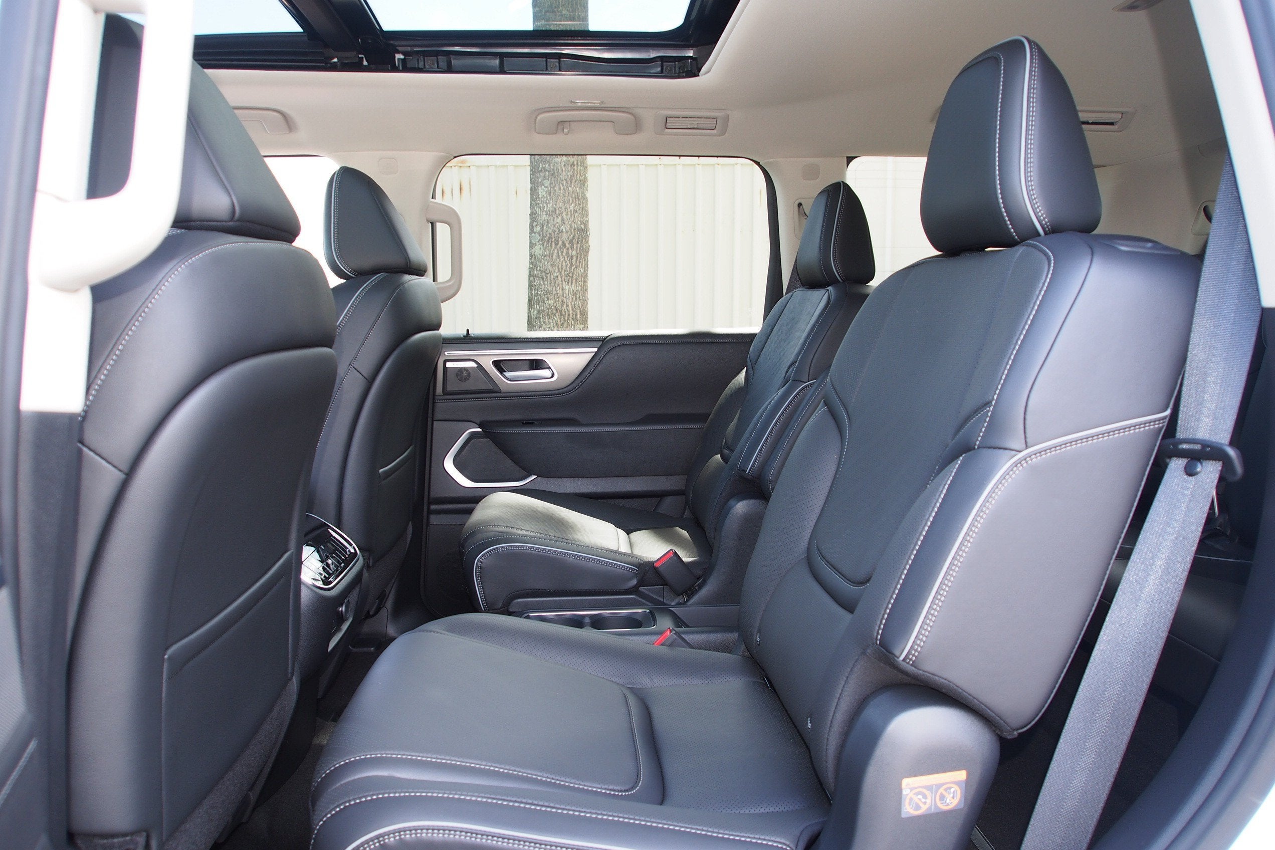 2027 INFINITI QX80 LUXE