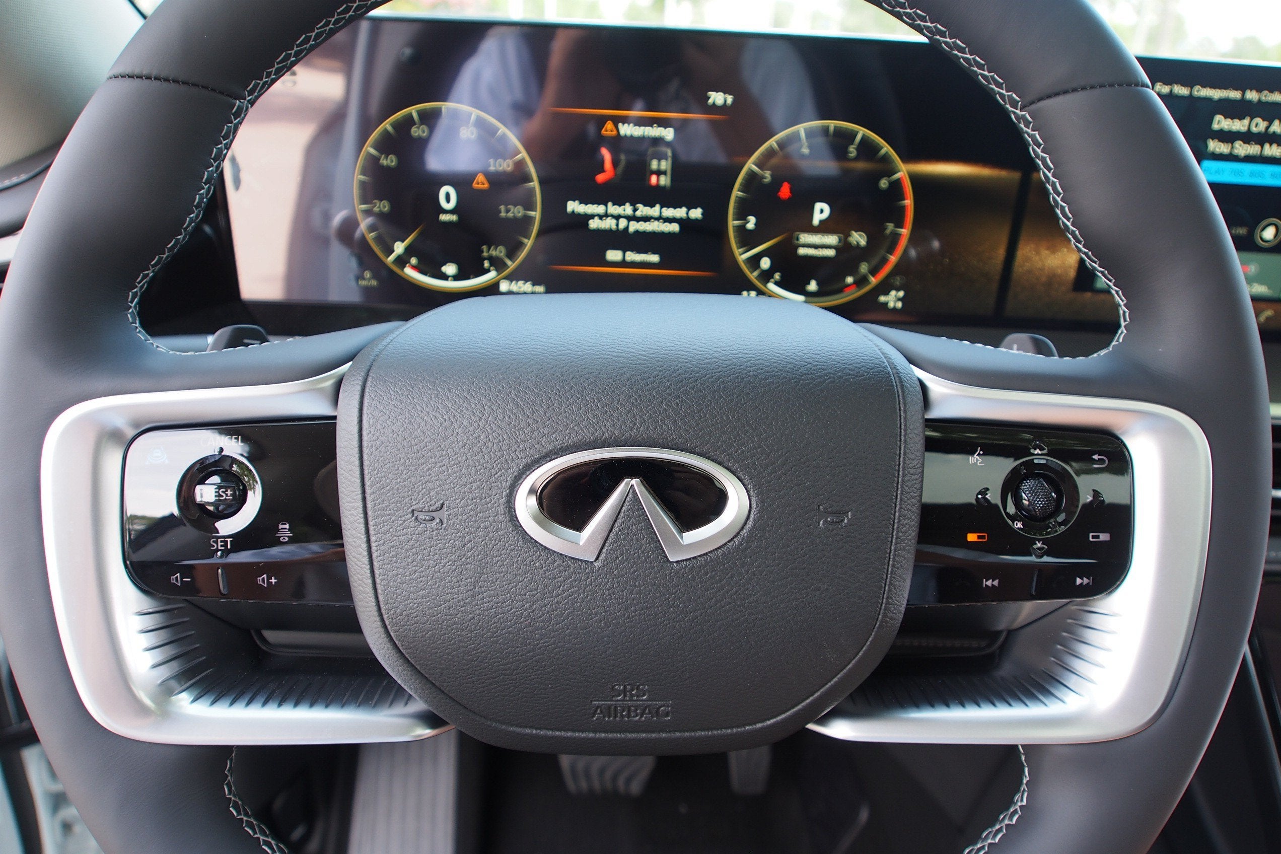 2027 INFINITI QX80 LUXE
