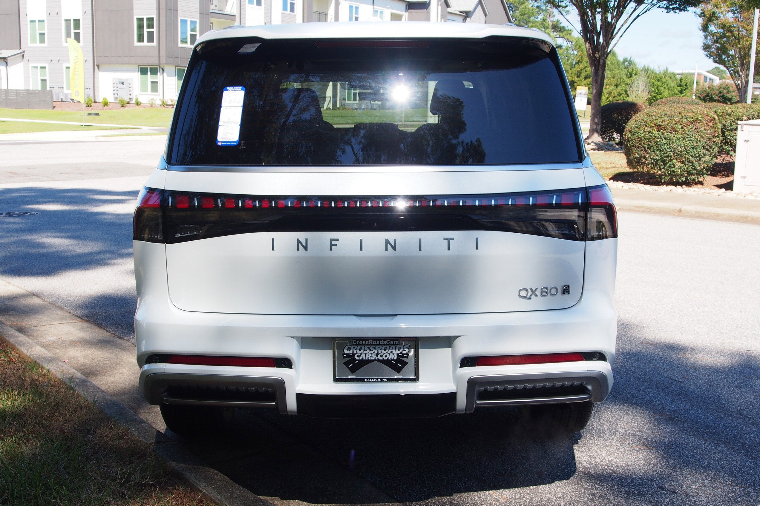 2026 INFINITI QX80 LUXE