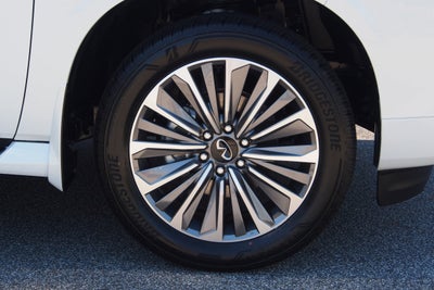 2026 INFINITI QX80 LUXE