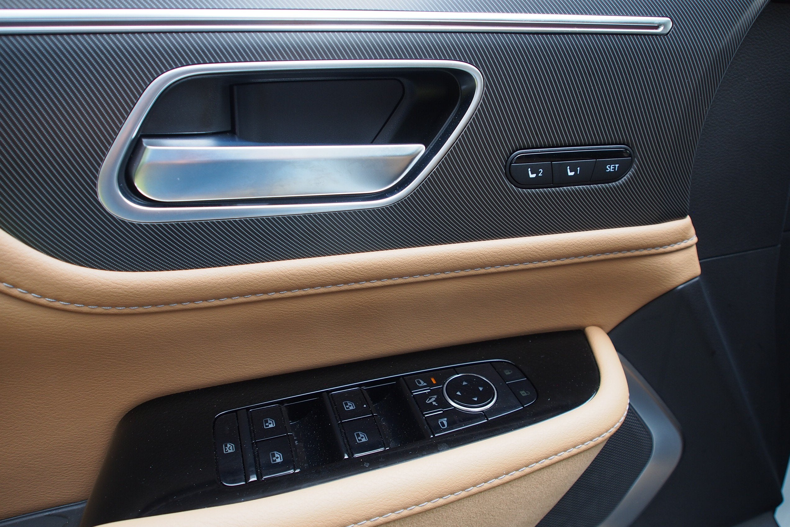 2027 INFINITI QX80 LUXE