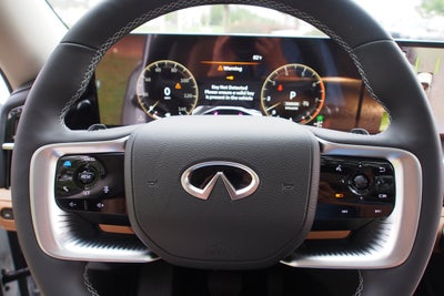 2027 INFINITI QX80 LUXE