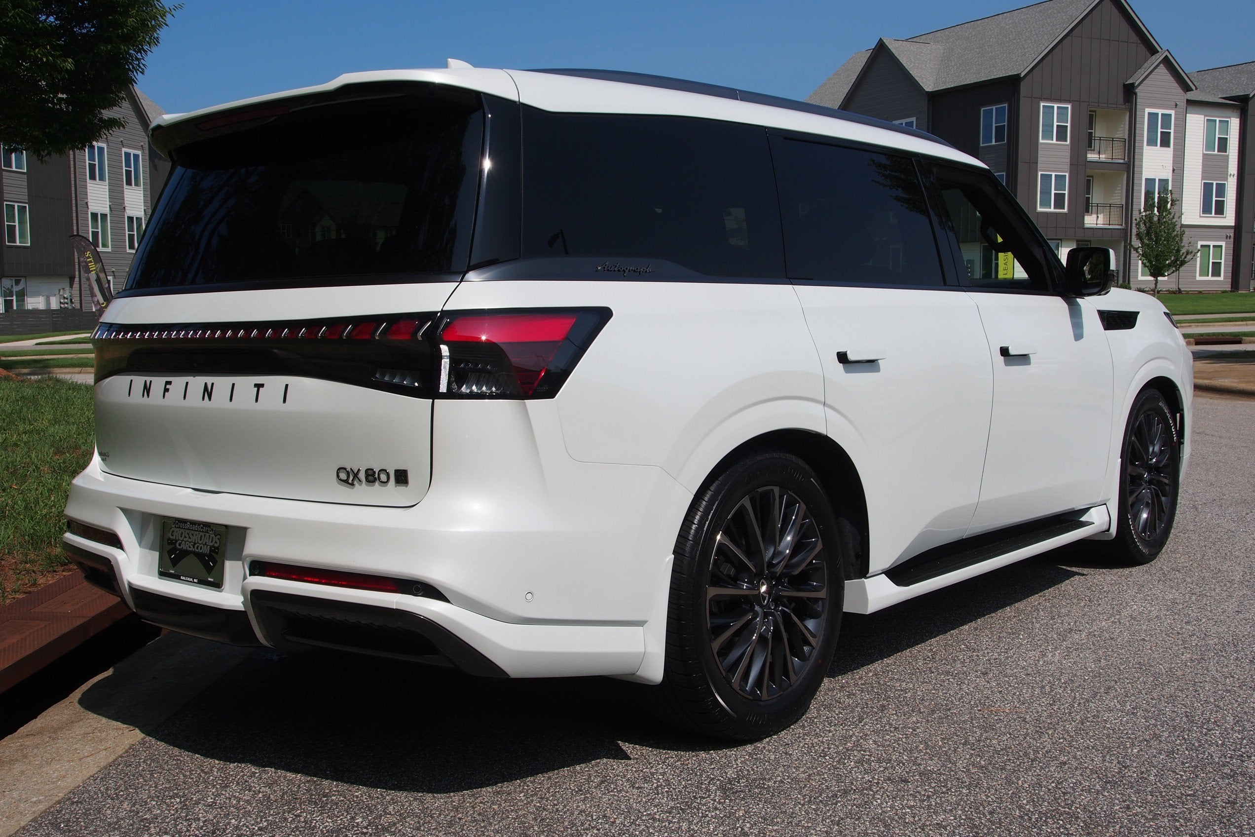2027 INFINITI QX80 AUTOGRAPH