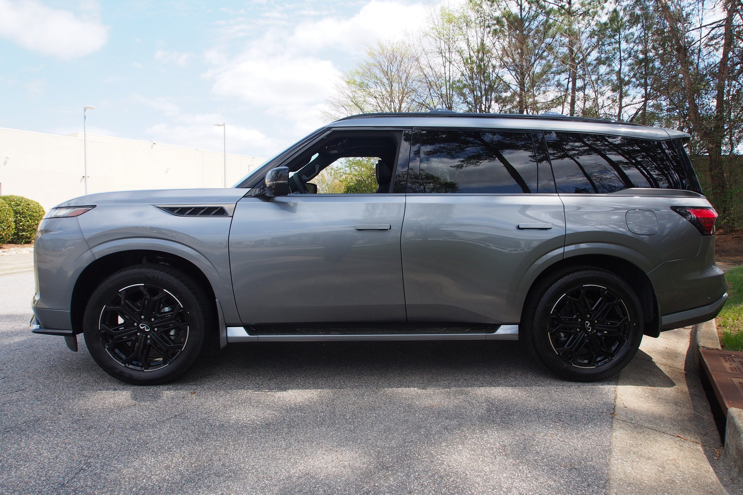 2026 INFINITI QX80 SPORT