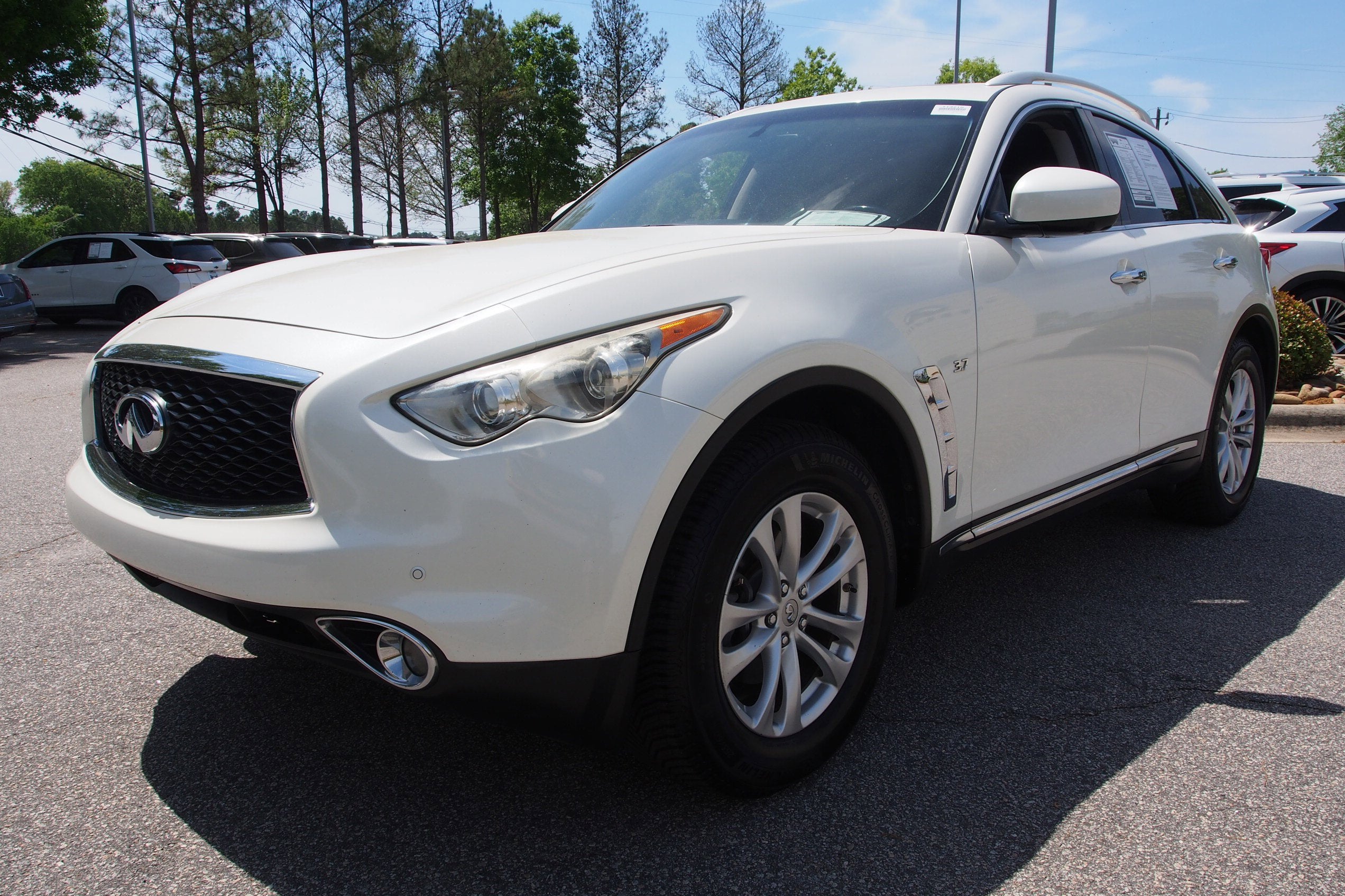 2017 INFINITI QX70 Base
