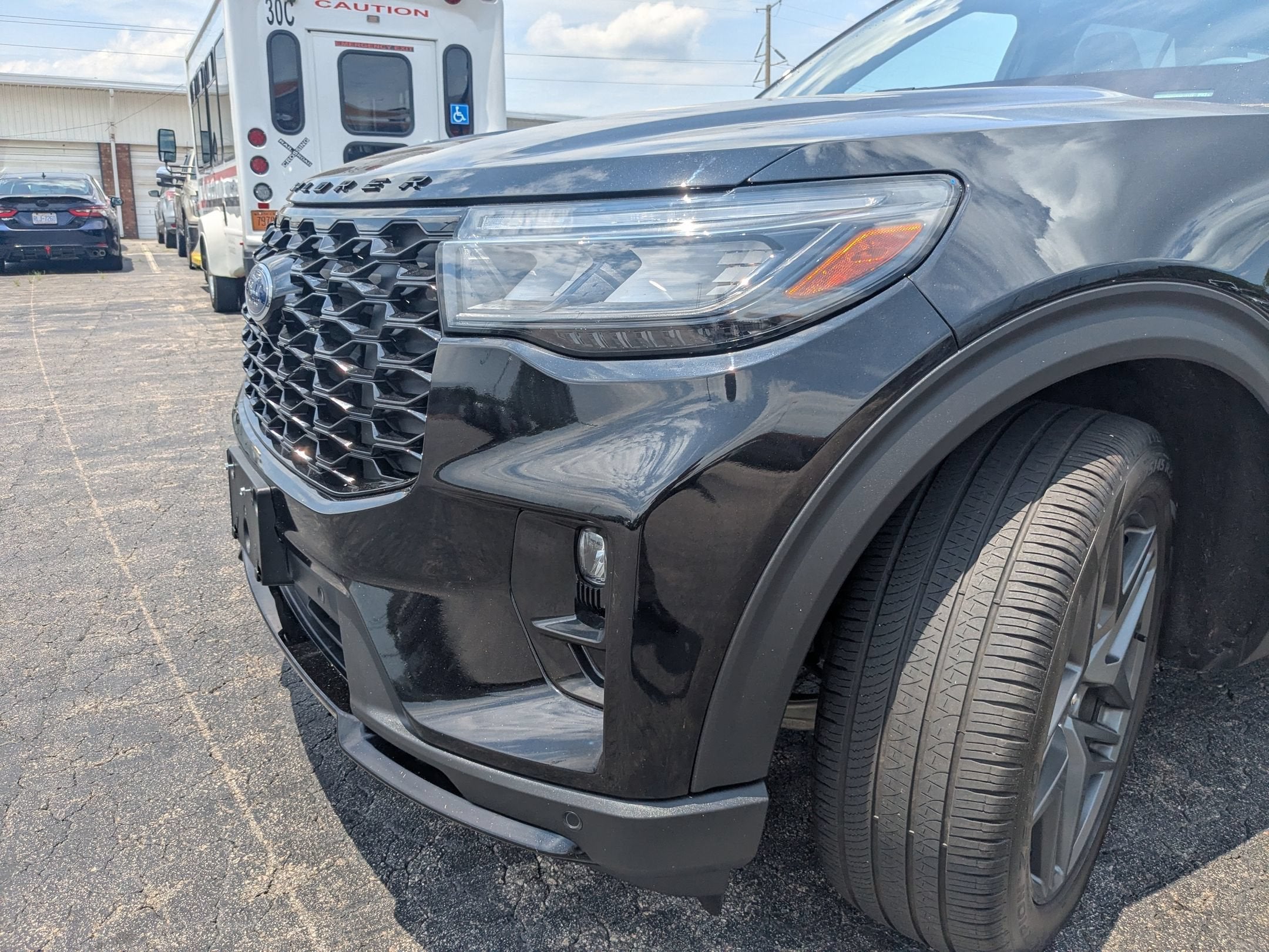 2025 Ford Explorer ST-Line